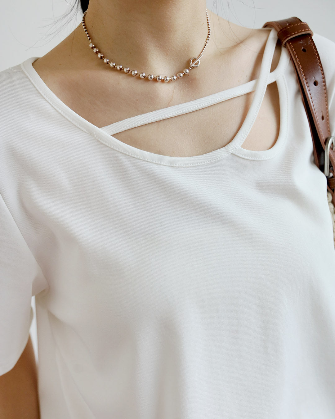 Cut Out Details Tee ( 3 Colors)