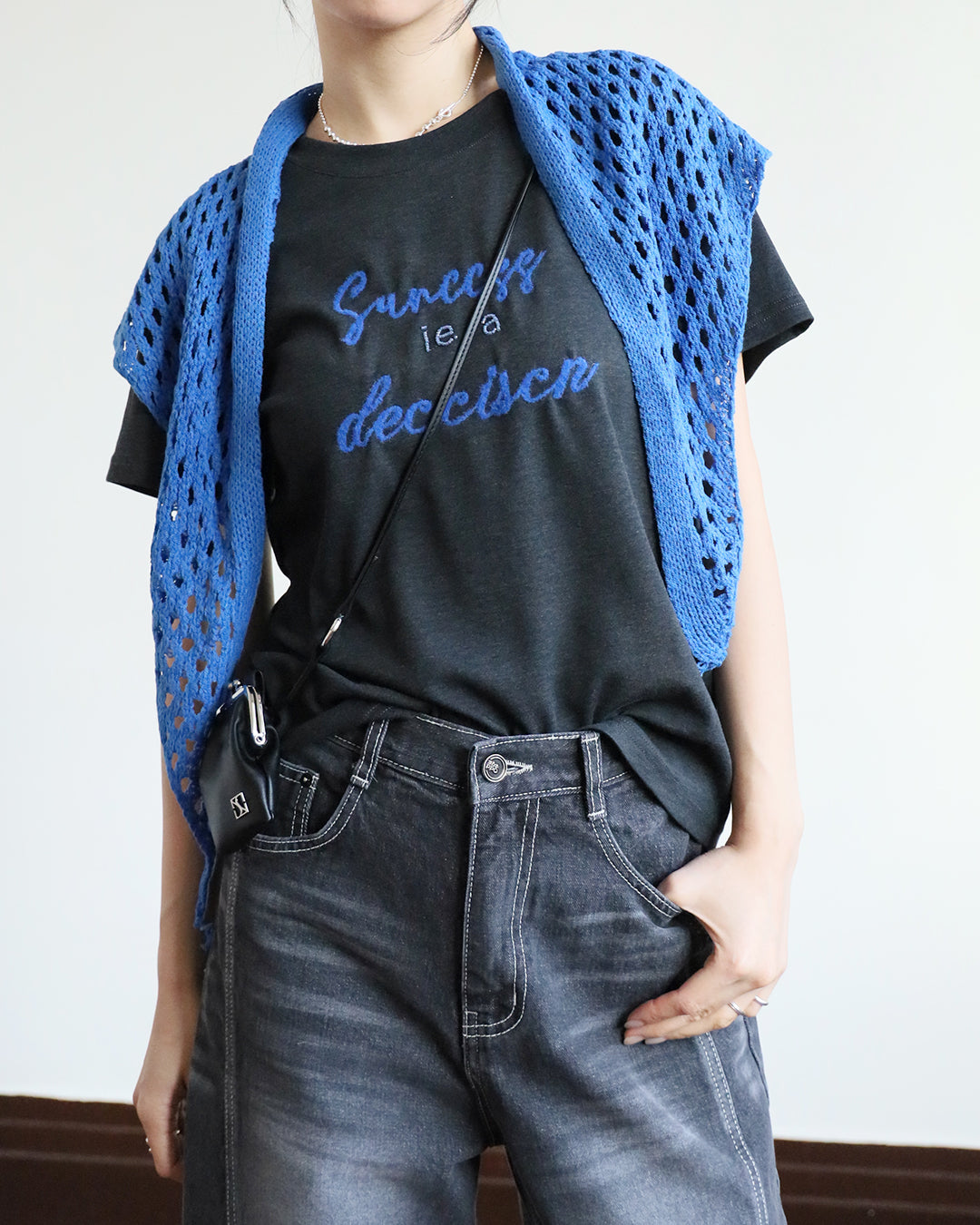 Embroidery Tee w/ Scarf (3 Color)