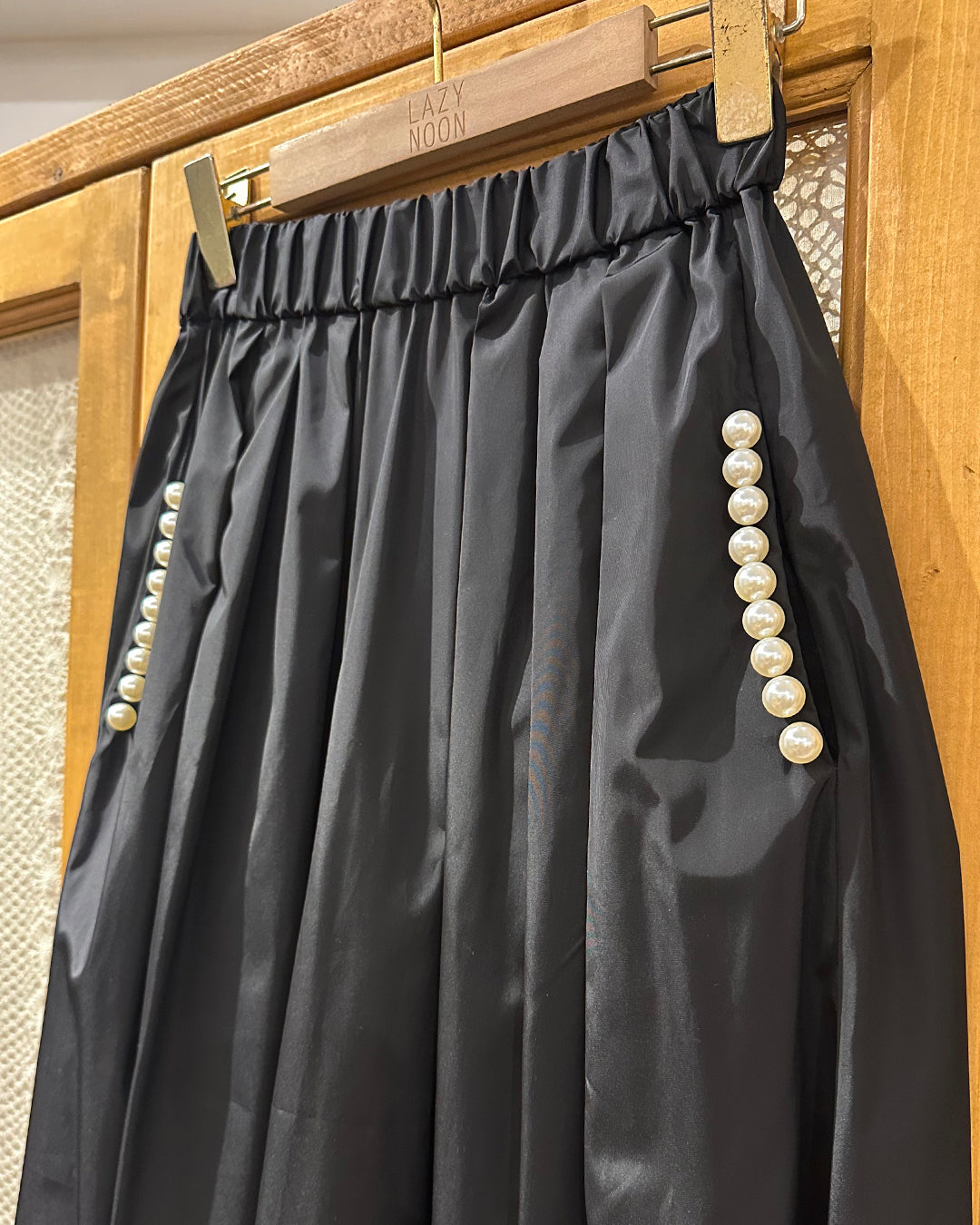 Pearl Details Midi Skirt