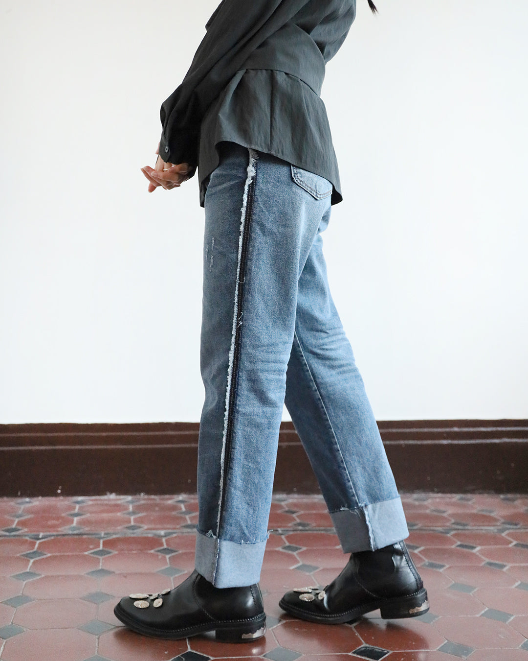 Straight Leg Patch Jeans (Size S-XL)