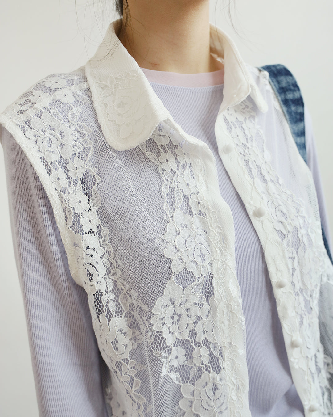 Lace Sleeveless Shirt (2 colors)