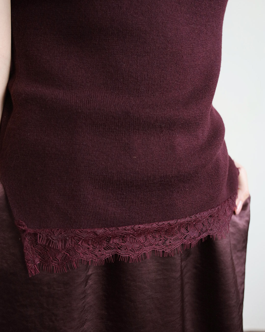 Lace Trim Knit Cami Vest (4 Colors)