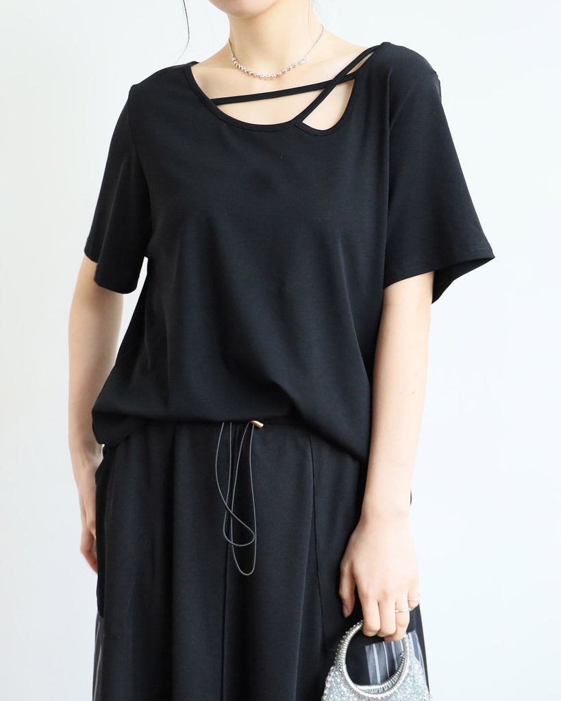 Cut Out Details Tee ( 3 Colors)