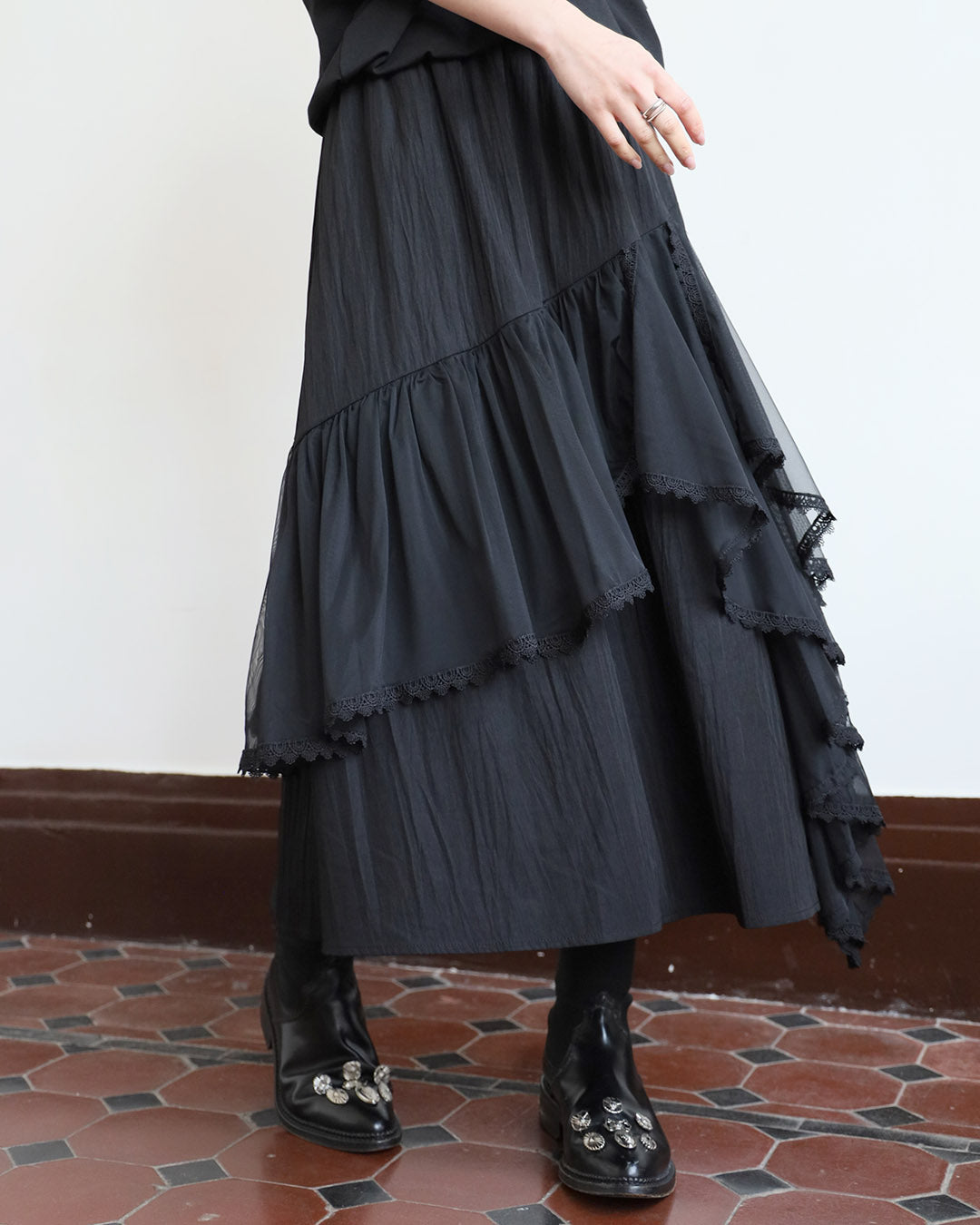 Lace Trim Ruffle Layer Skirt (2 Colors)
