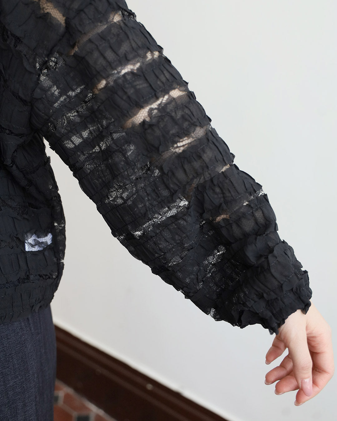 Japan Ruffle Knit Ruffle Trimmed Lace Top (2 Colors) – Lazynoon