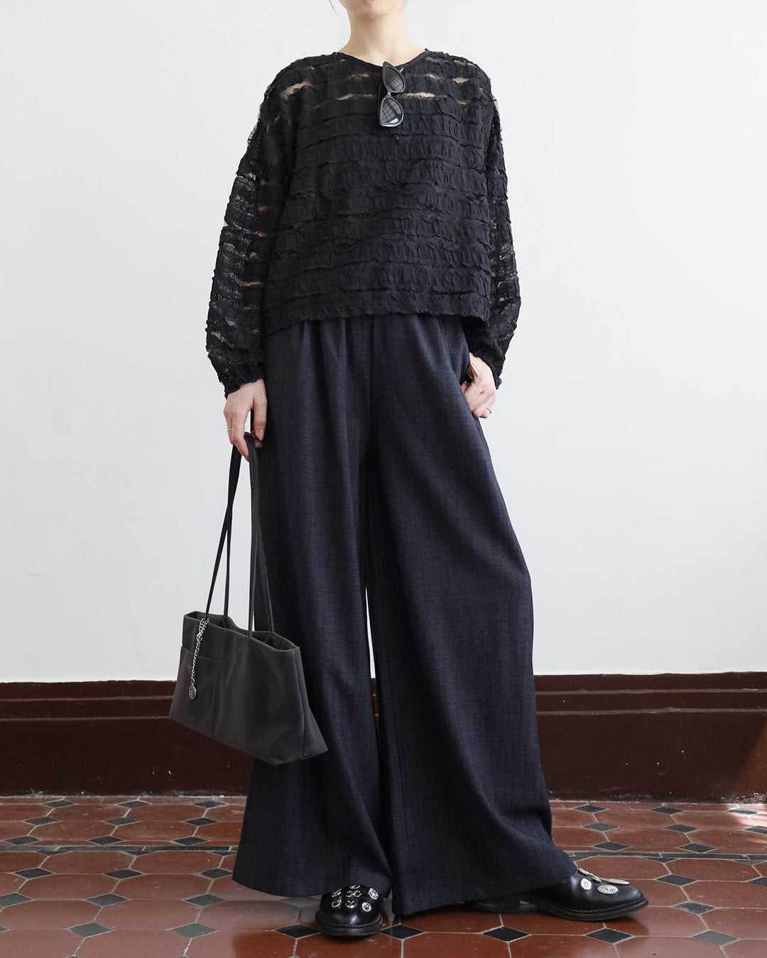 Japan Ruffle Knit Ruffle Trimmed Lace Top (2 Colors) – Lazynoon