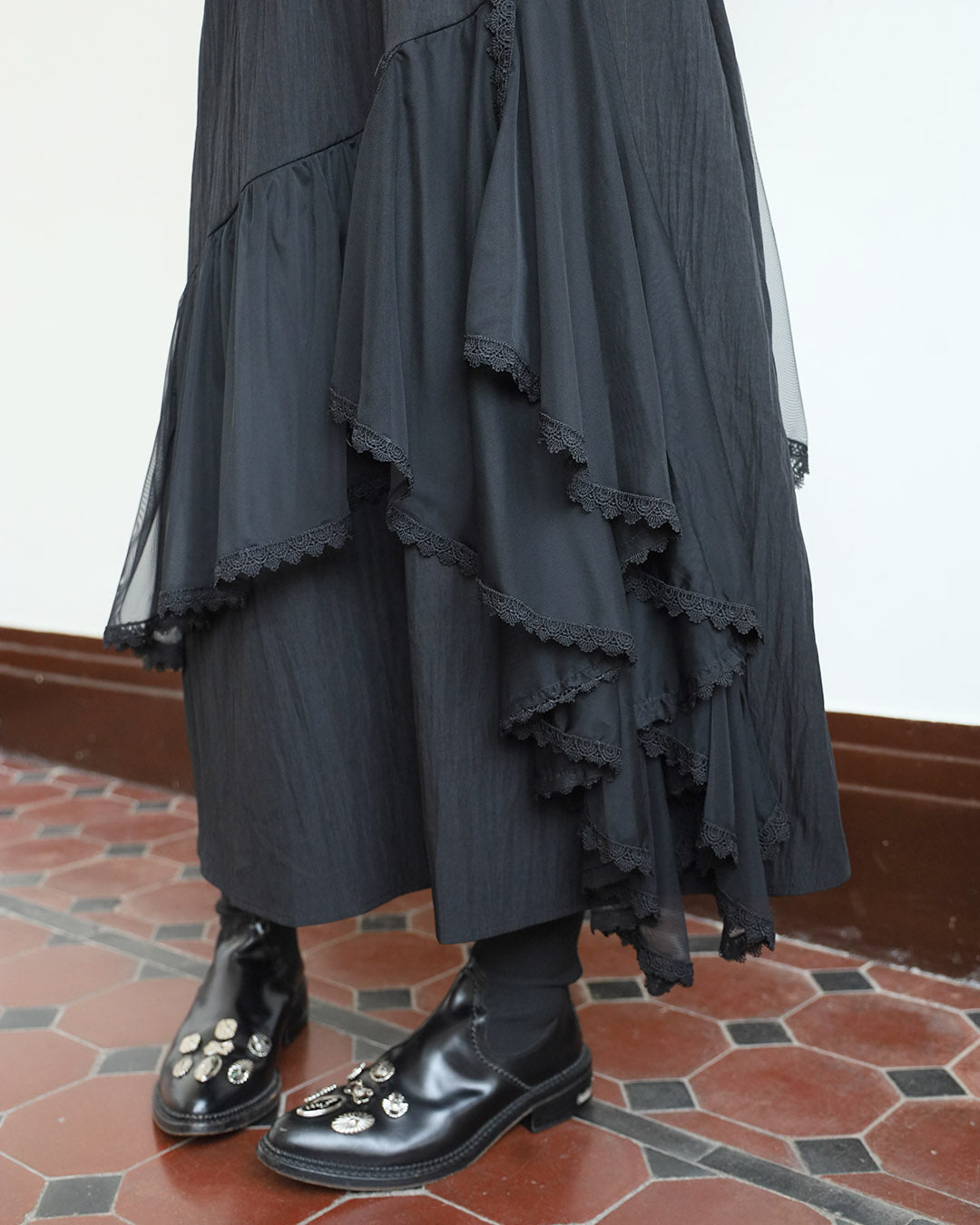 Lace Trim Ruffle Layer Skirt (2 Colors)