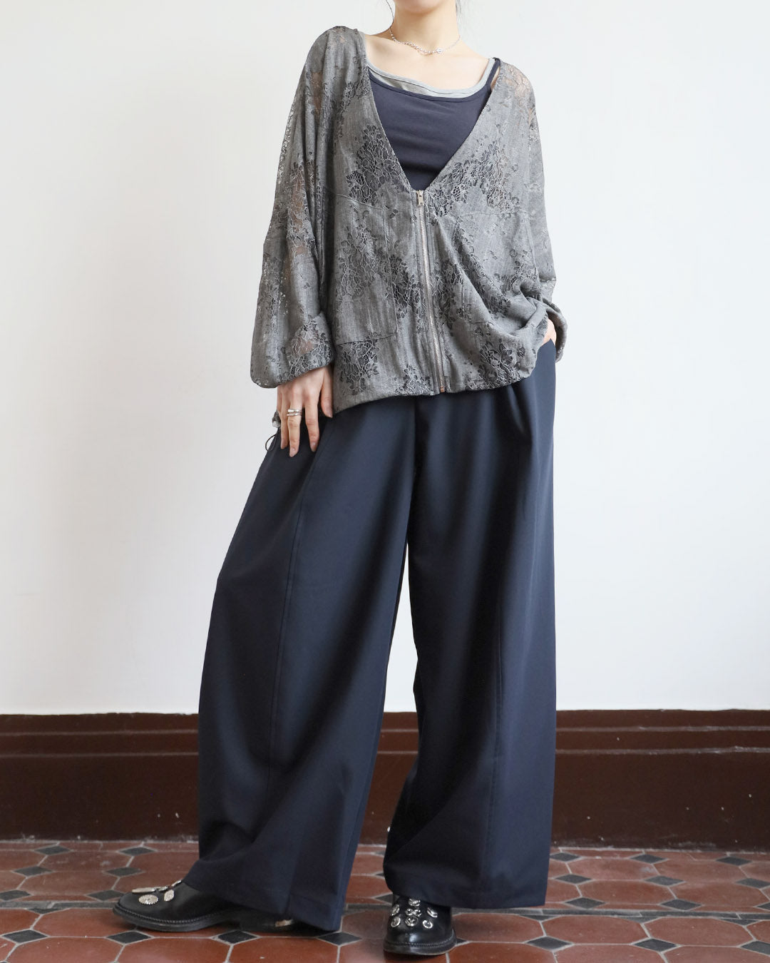 Loose Fit Lace Outer (2 Colors)