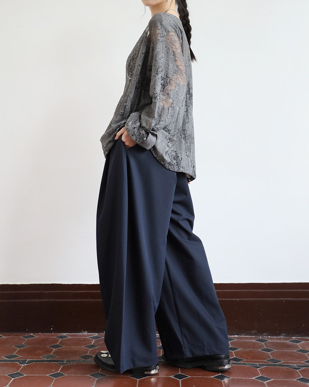 Loose Fit Lace Outer (2 Colors)