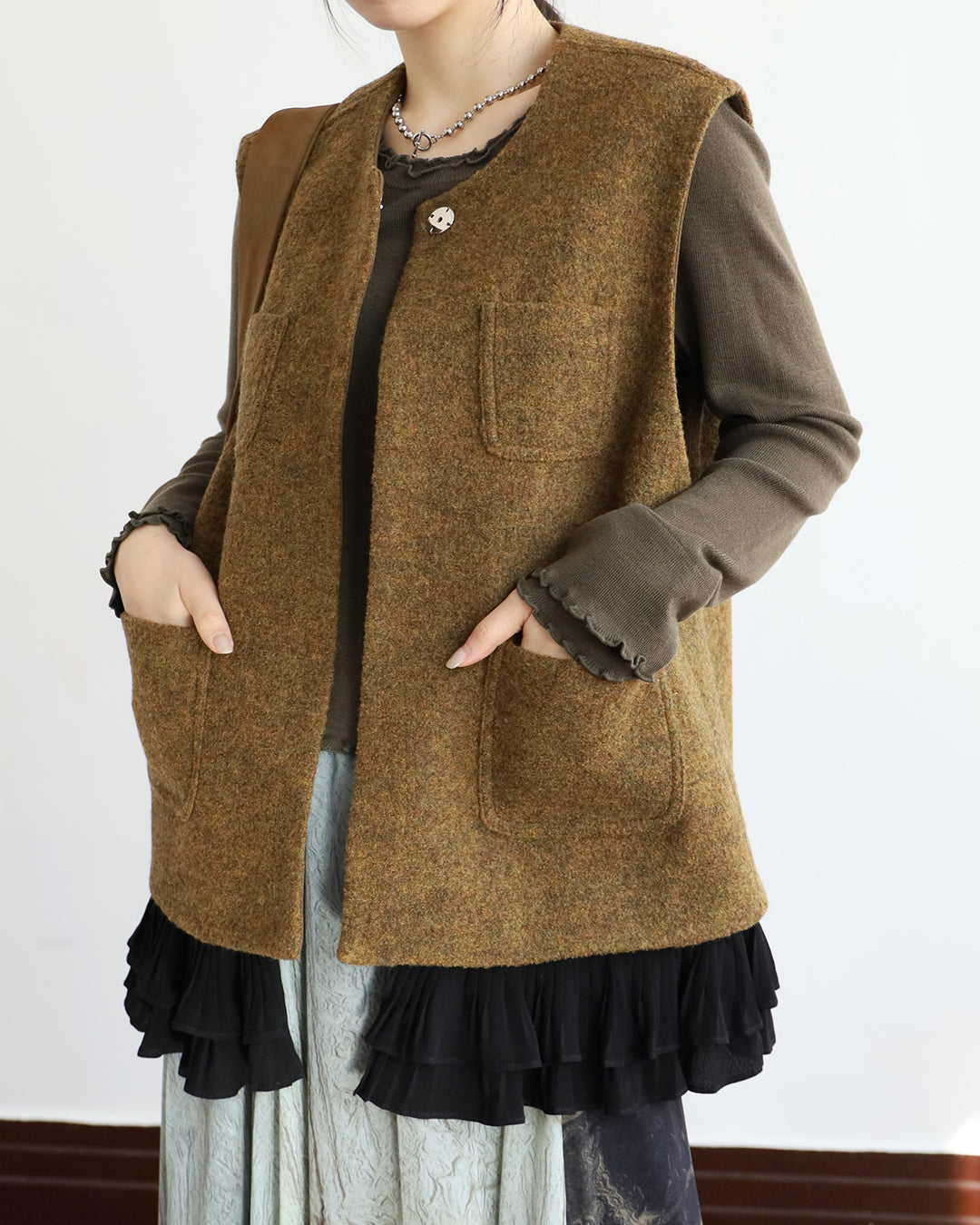 Ruffle Hem Wool Vest (3 color)