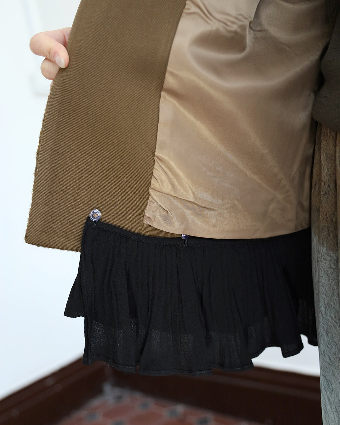 Ruffle Hem Wool Vest (3 color)