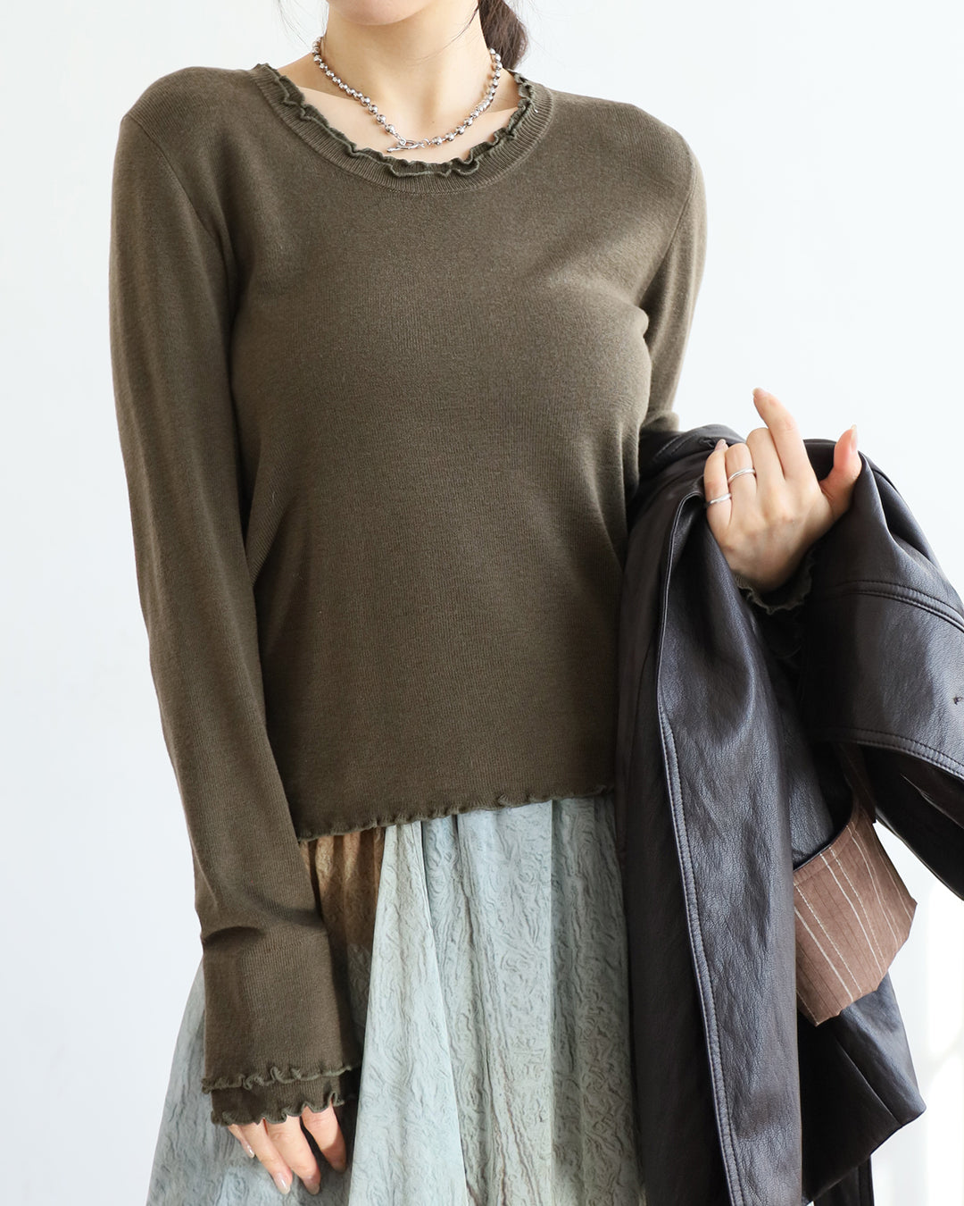 Ruffle Trimmed Top (6 color)