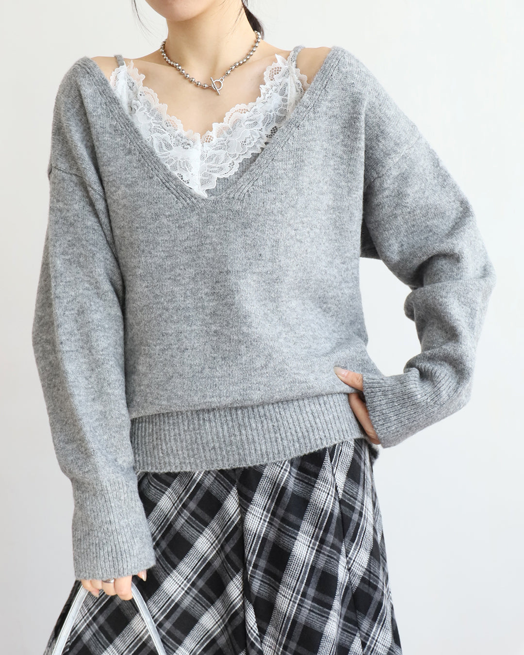 V-neck Knit Top w/ Lace Trim Cami Top (Set)