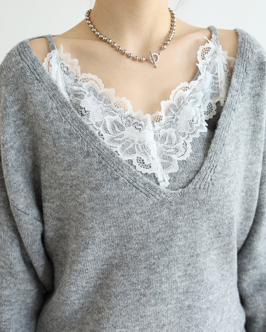 V-neck Knit Top w/ Lace Trim Cami Top (Set)