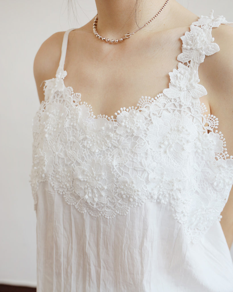 Embroidery Collar Cami Vest ( 2 Colors)