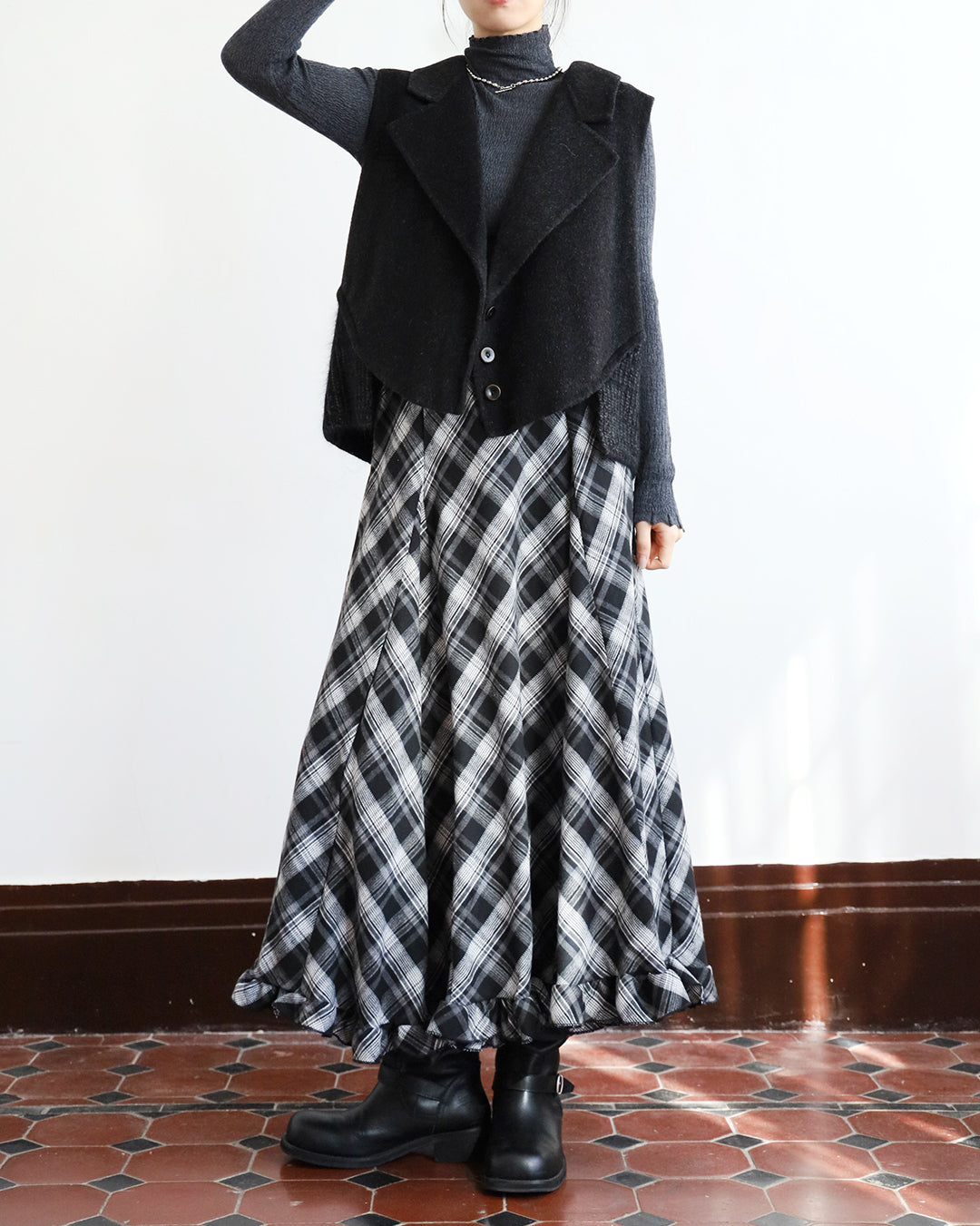 Ruffle Trimmed Checker Skirt (2 color)