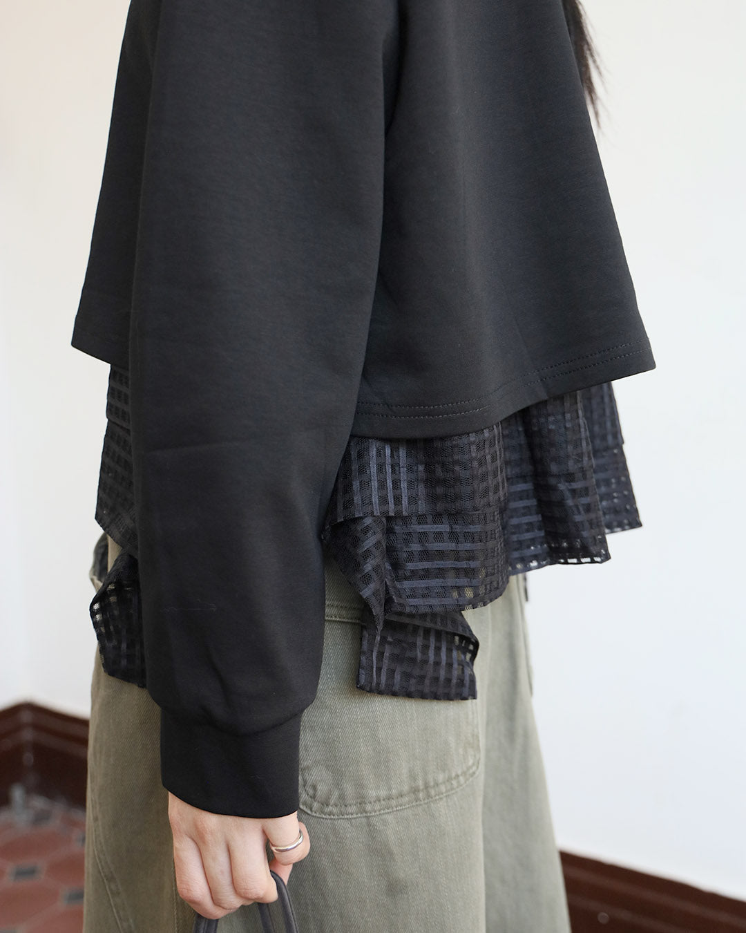 Checker Mesh Hem Sweatshirt (2 Colors)