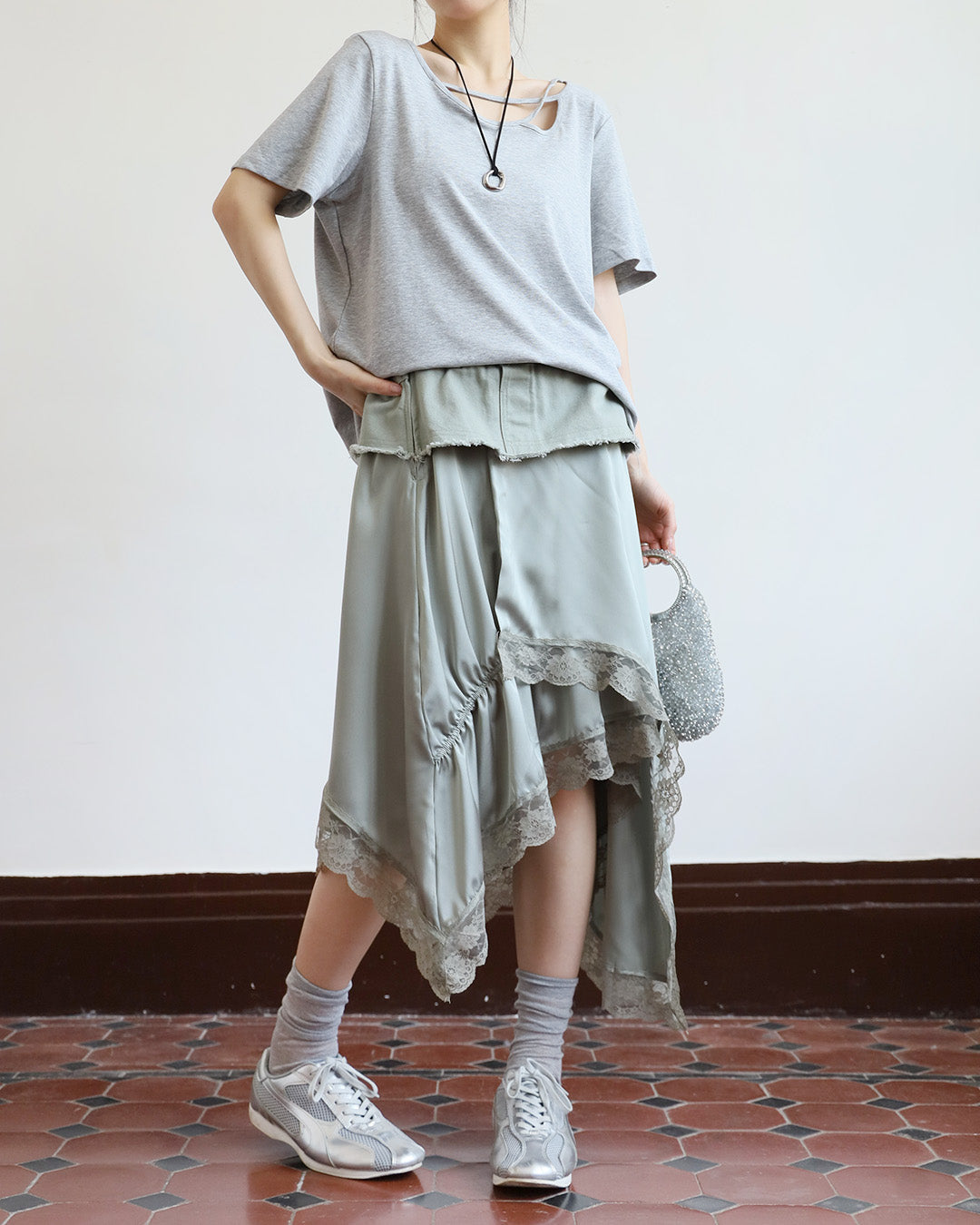 Cut Out Details Tee ( 3 Colors)