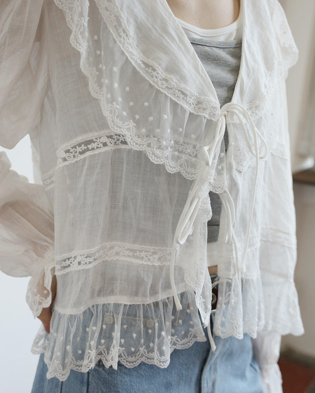 Lace Trim Outer (2 Colors)