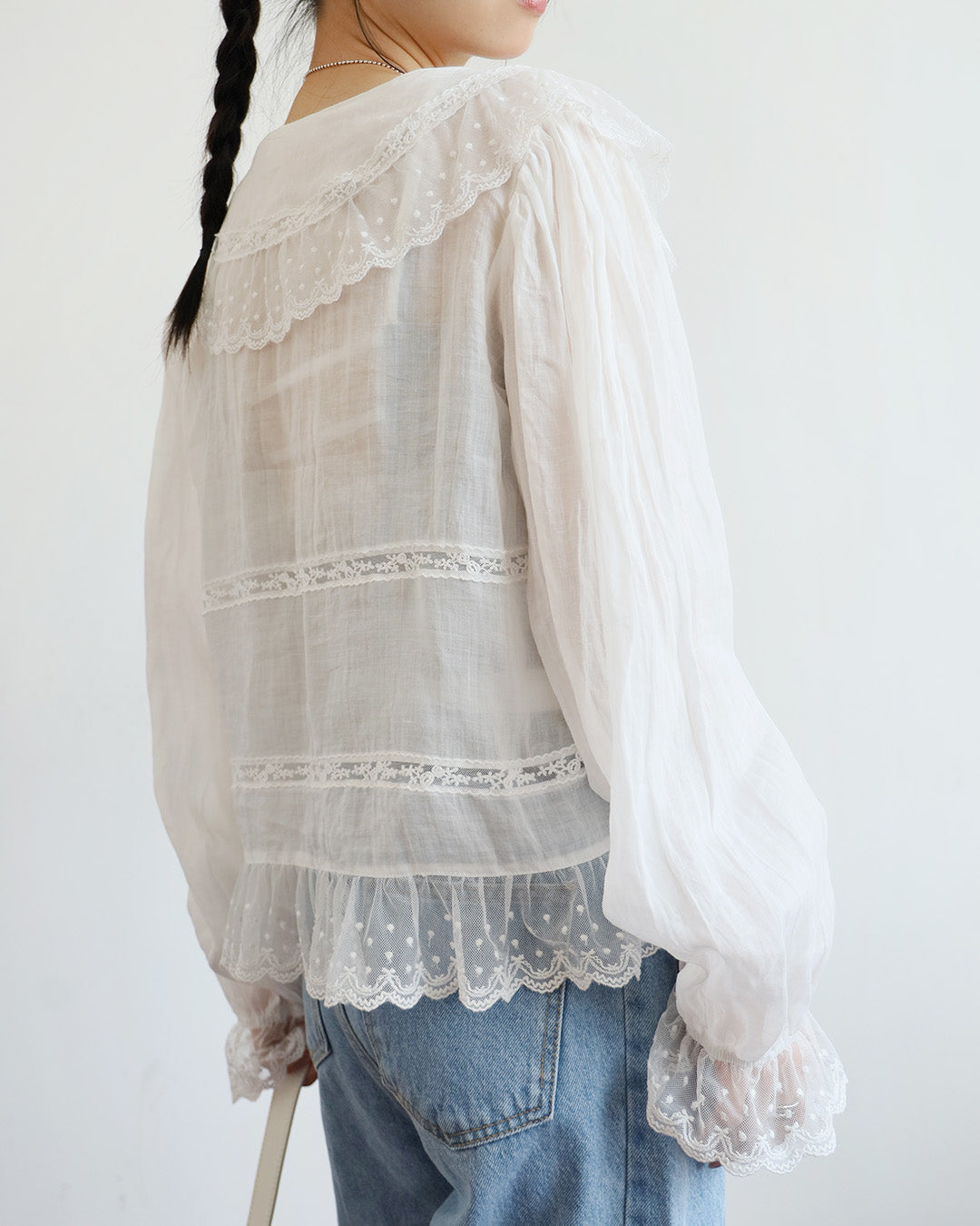 Lace Trim Outer (2 Colors)