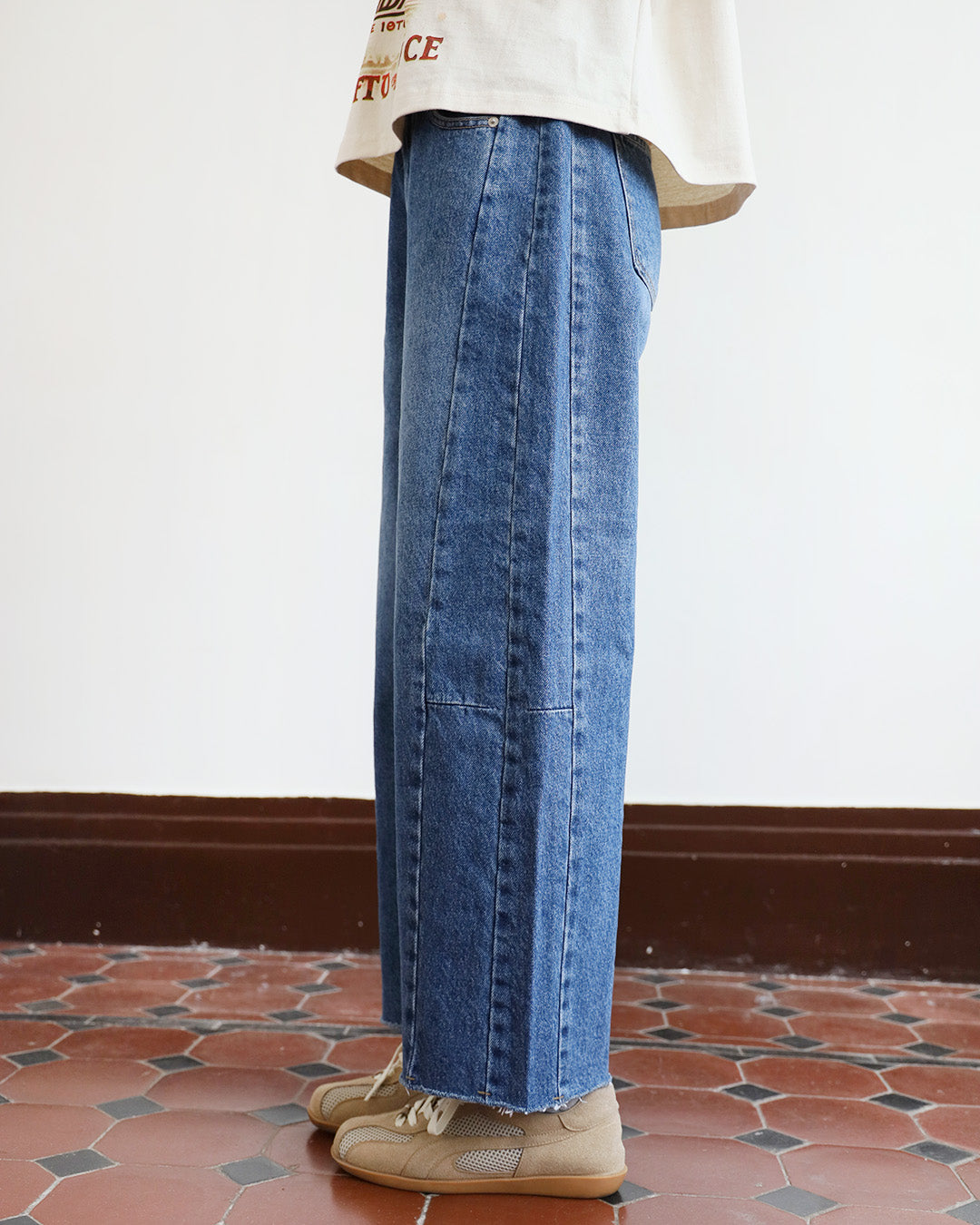 Cropped Barrel  Jeans (2 Colors | Size S - L)