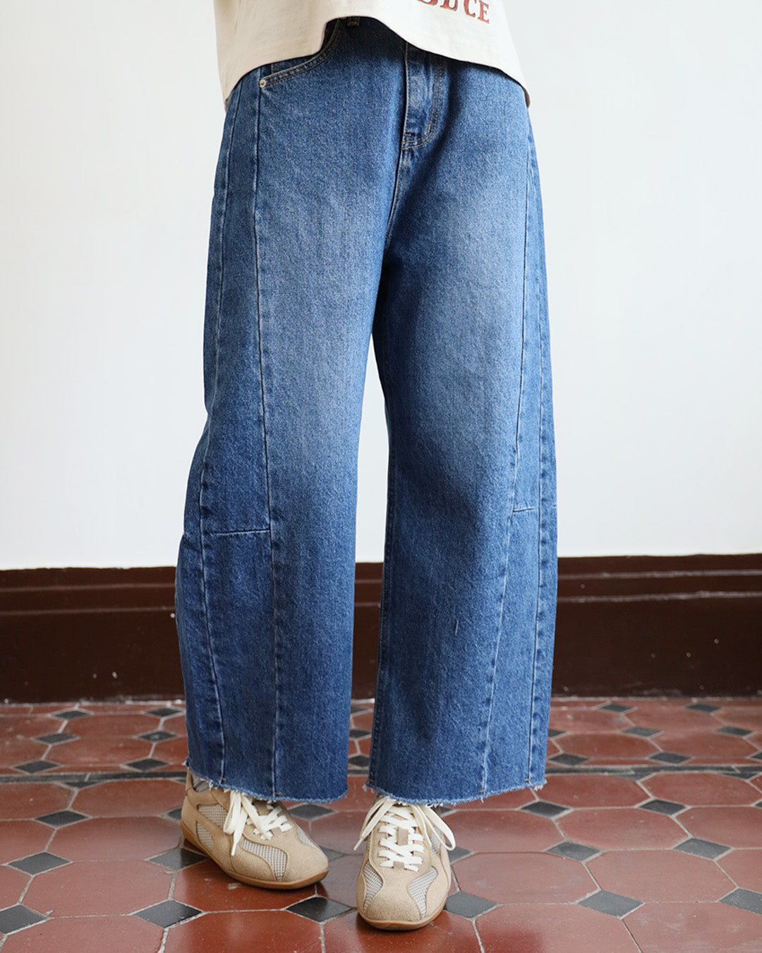 Cropped Barrel  Jeans (2 Colors | Size S - L)