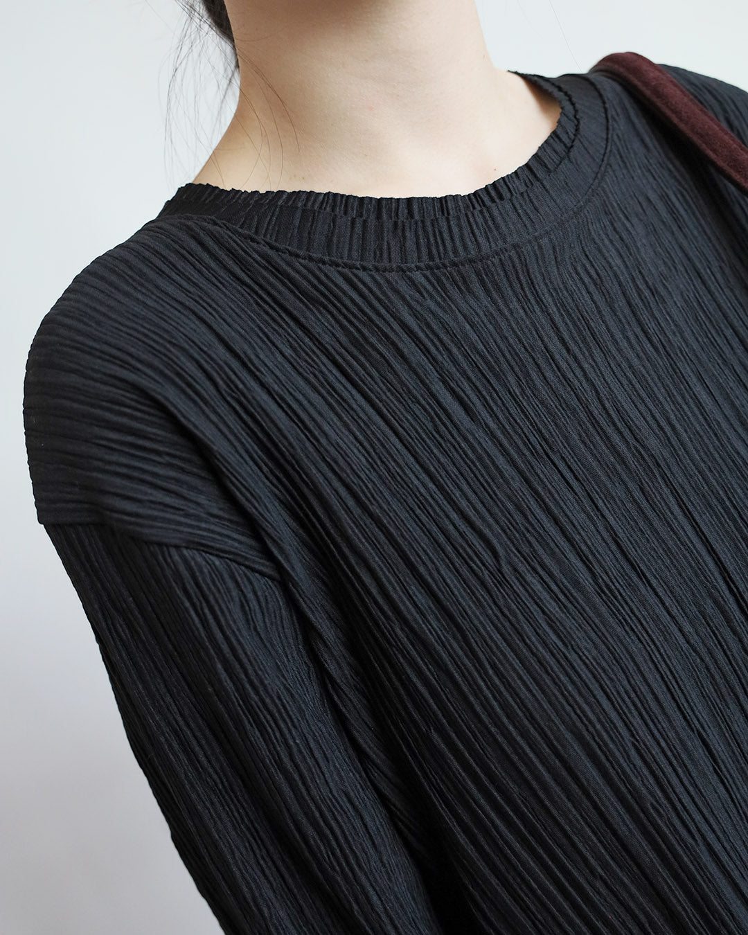 Ruffle Hem Pleated Top (2 Colors)