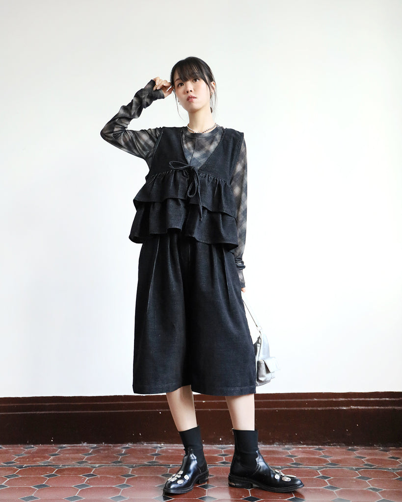 Corduroy Ruffle Hem Vest (2 color)