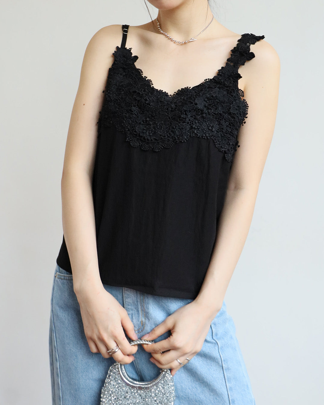 Embroidery Collar Cami Vest ( 2 Colors)