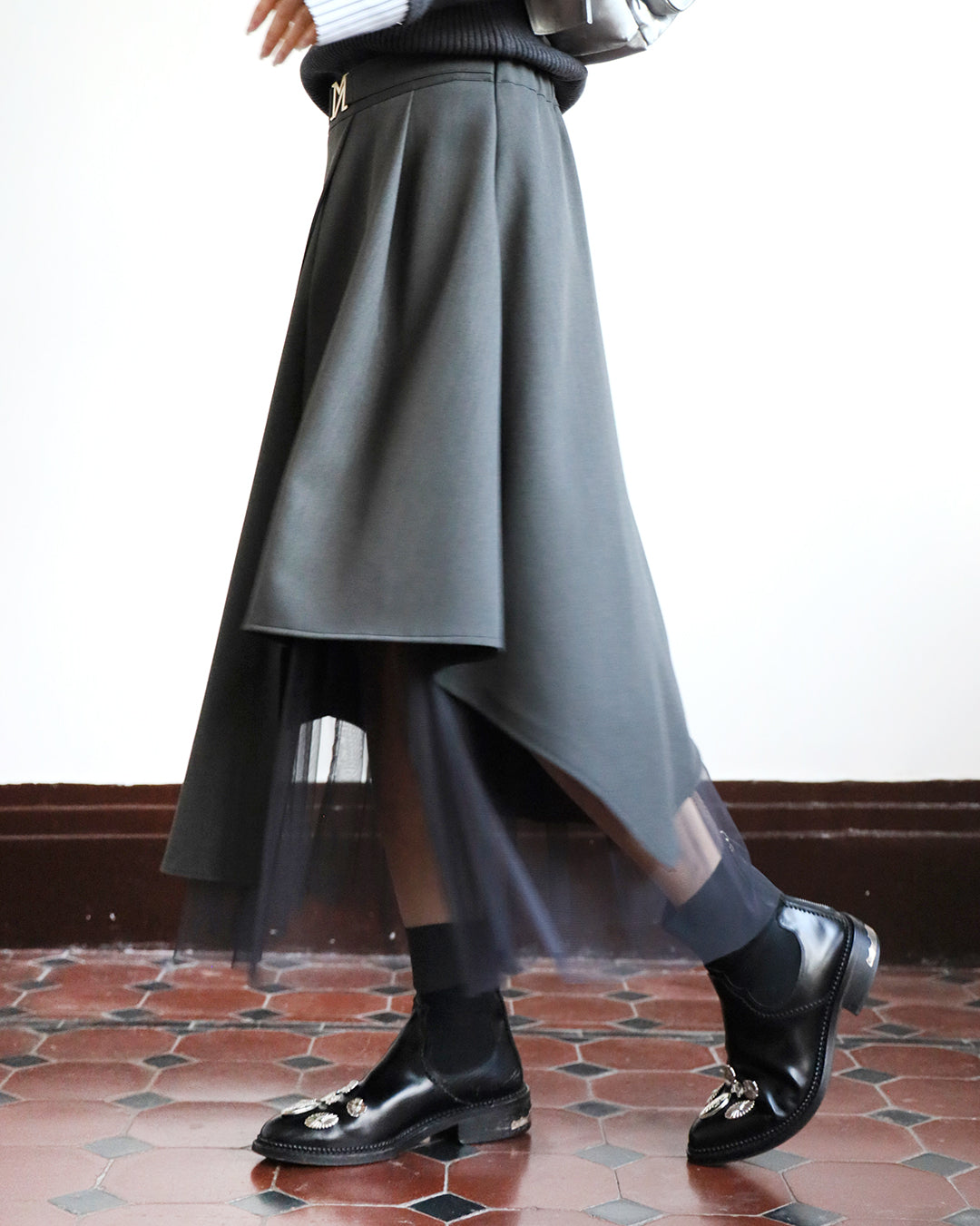 Asymmetric Mesh Layer Skirt (2 color)