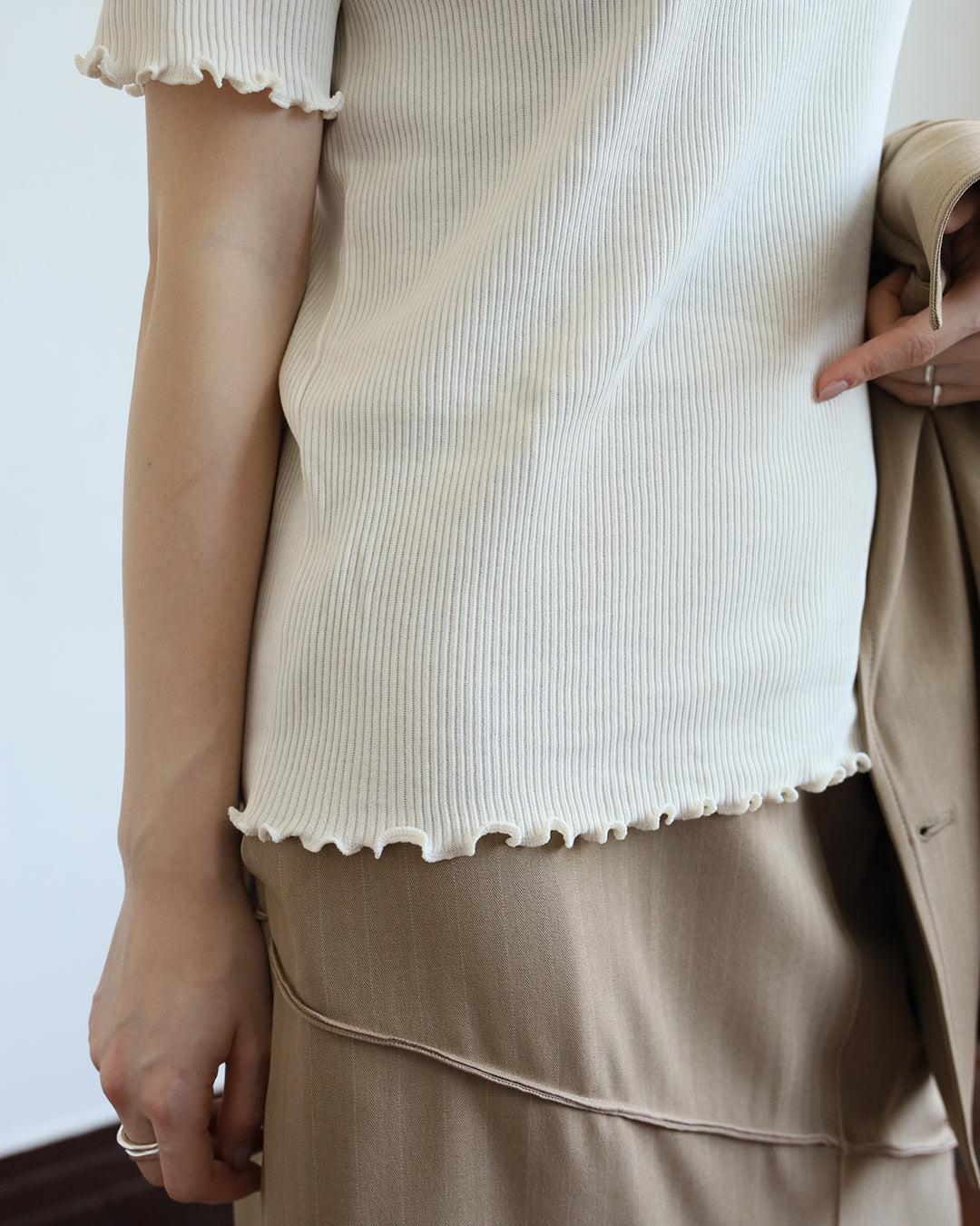 Ruffle Trimmed Top (5 color)
