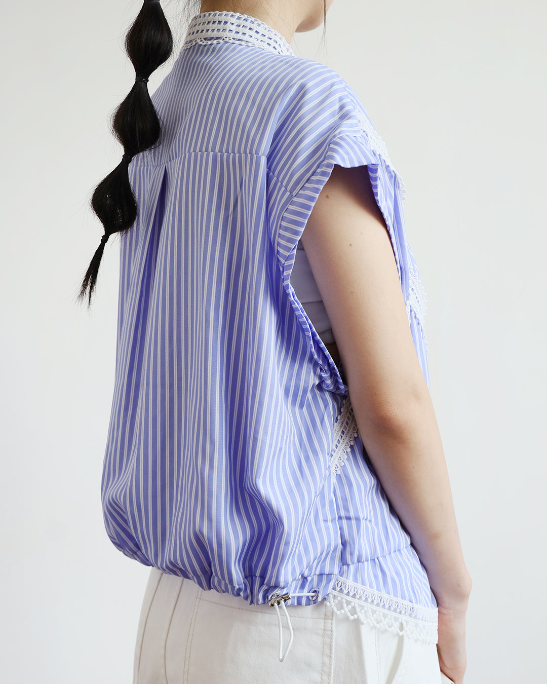 Lace Trim Sleeveless Shirt (2 colors)