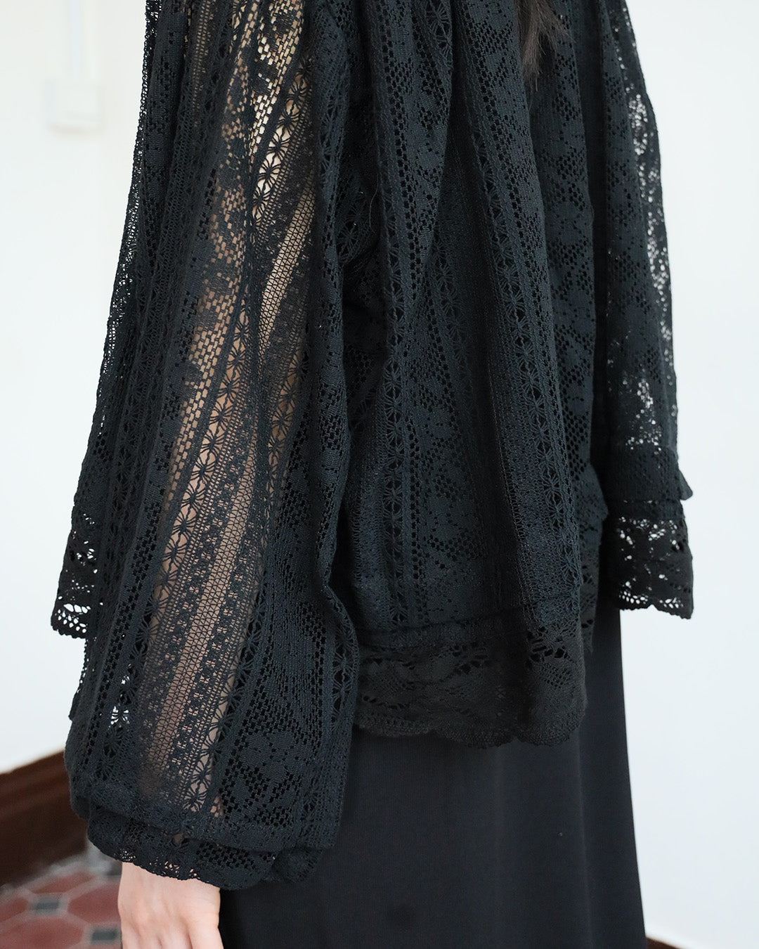 Lace Pintuck Details Outer (2 colors)