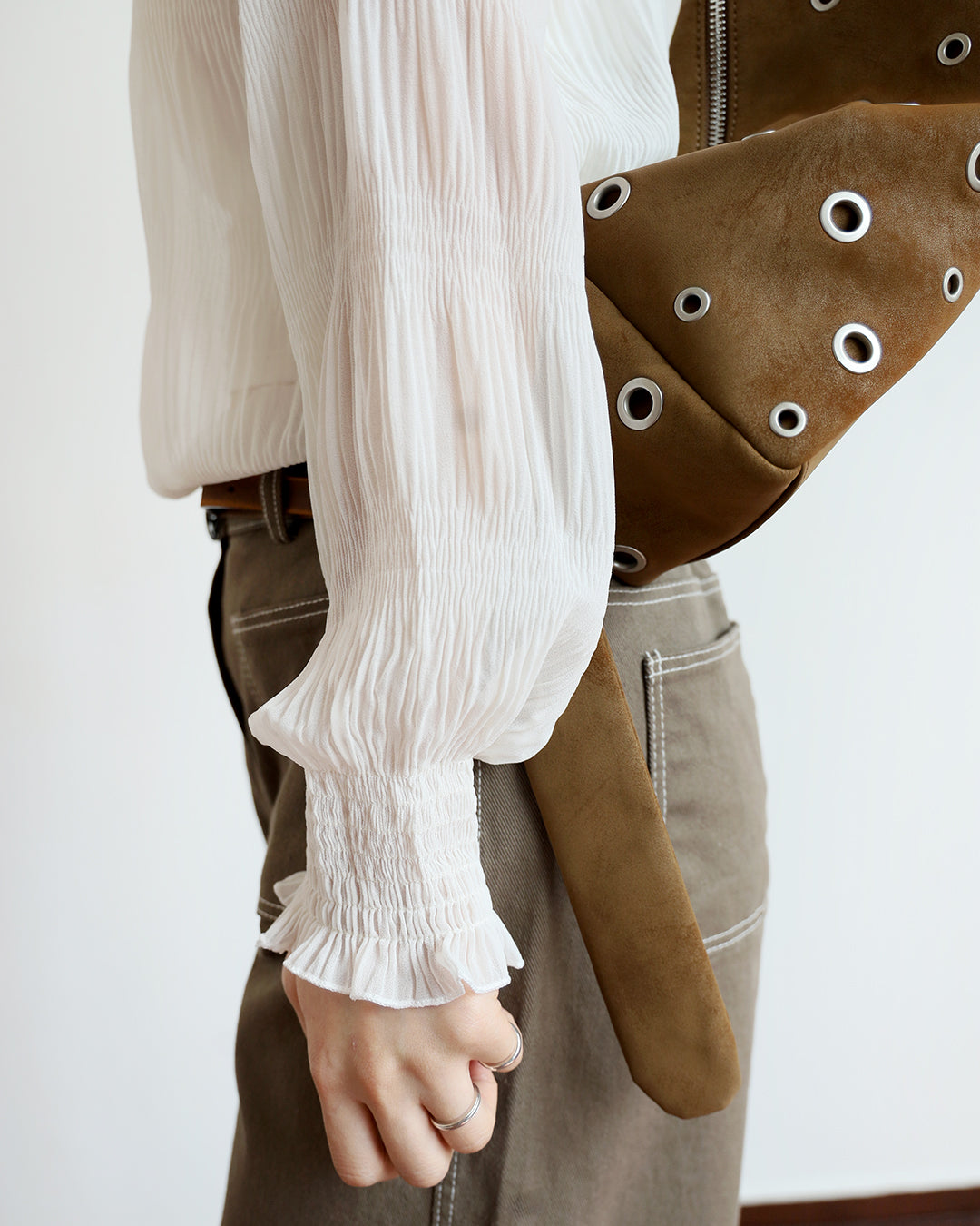 *Crinkle Fabric Turtle Neck Top (2 color)