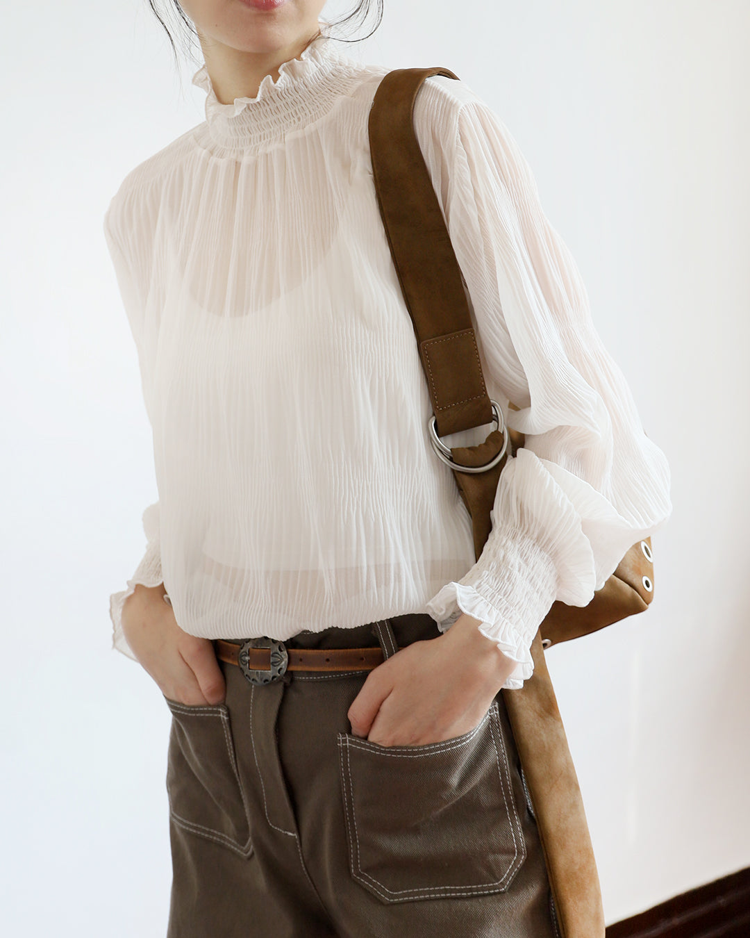 *Crinkle Fabric Turtle Neck Top (2 color)