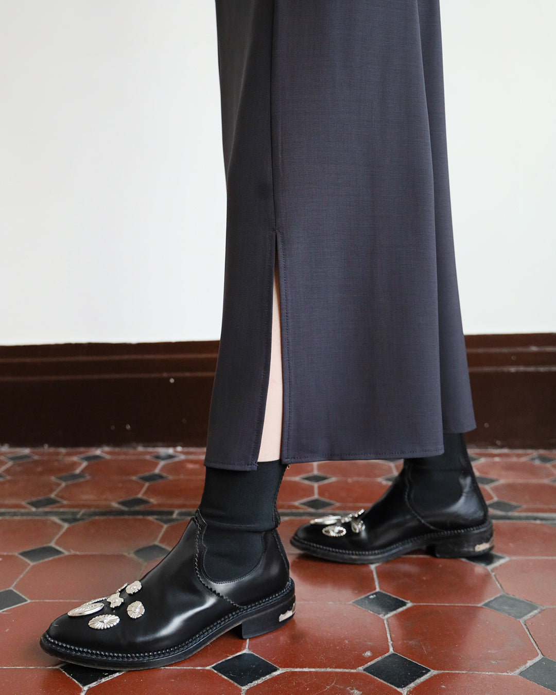 Front Split Midi Skirt (2 colors)