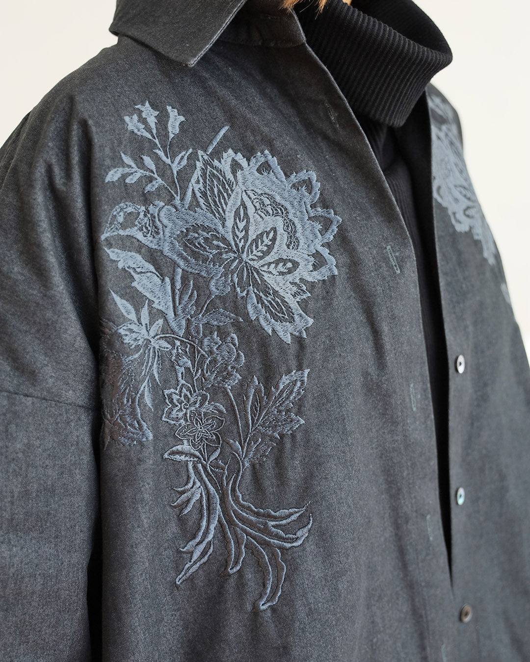 Embroidery Shirt (2 colors)