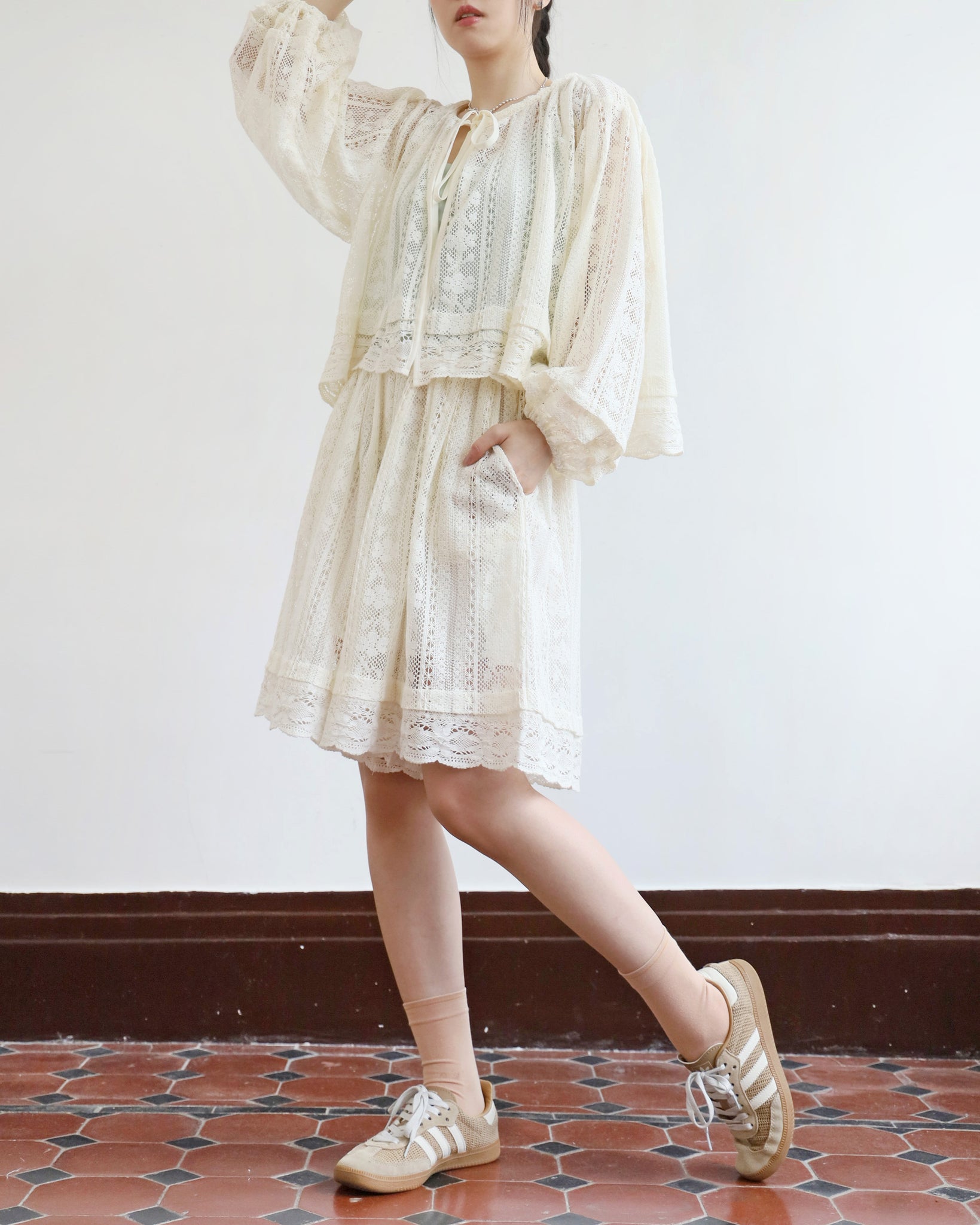 Lace Pintuck Details Outer (2 colors)