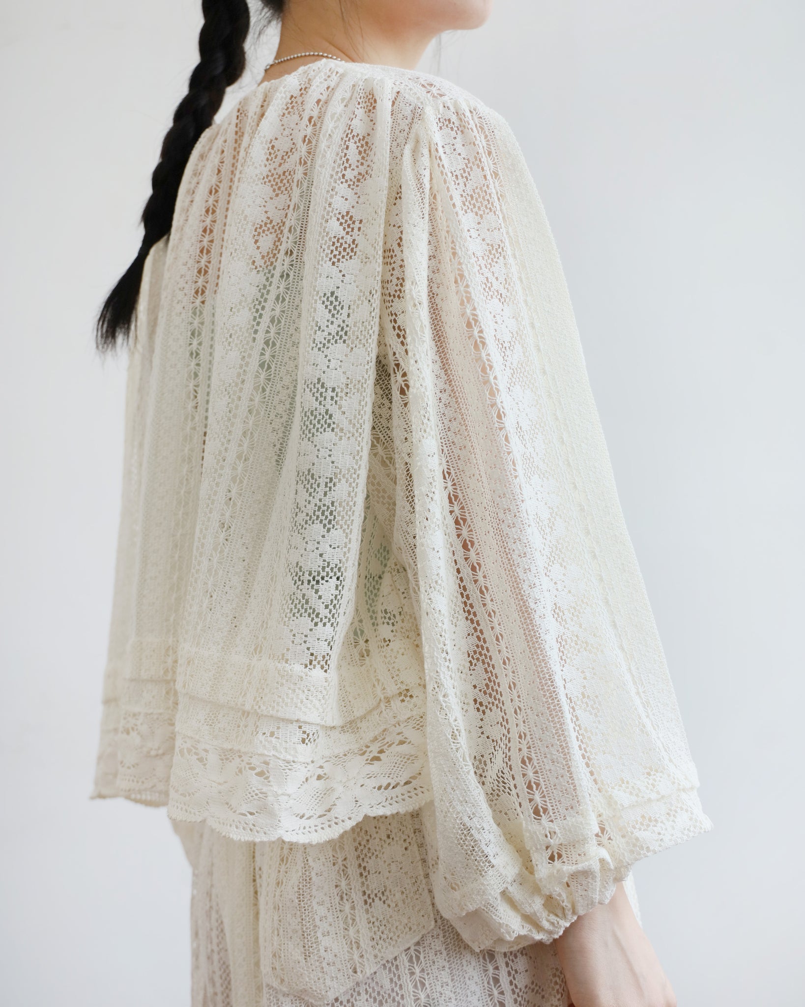 Lace Pintuck Details Outer (2 colors)