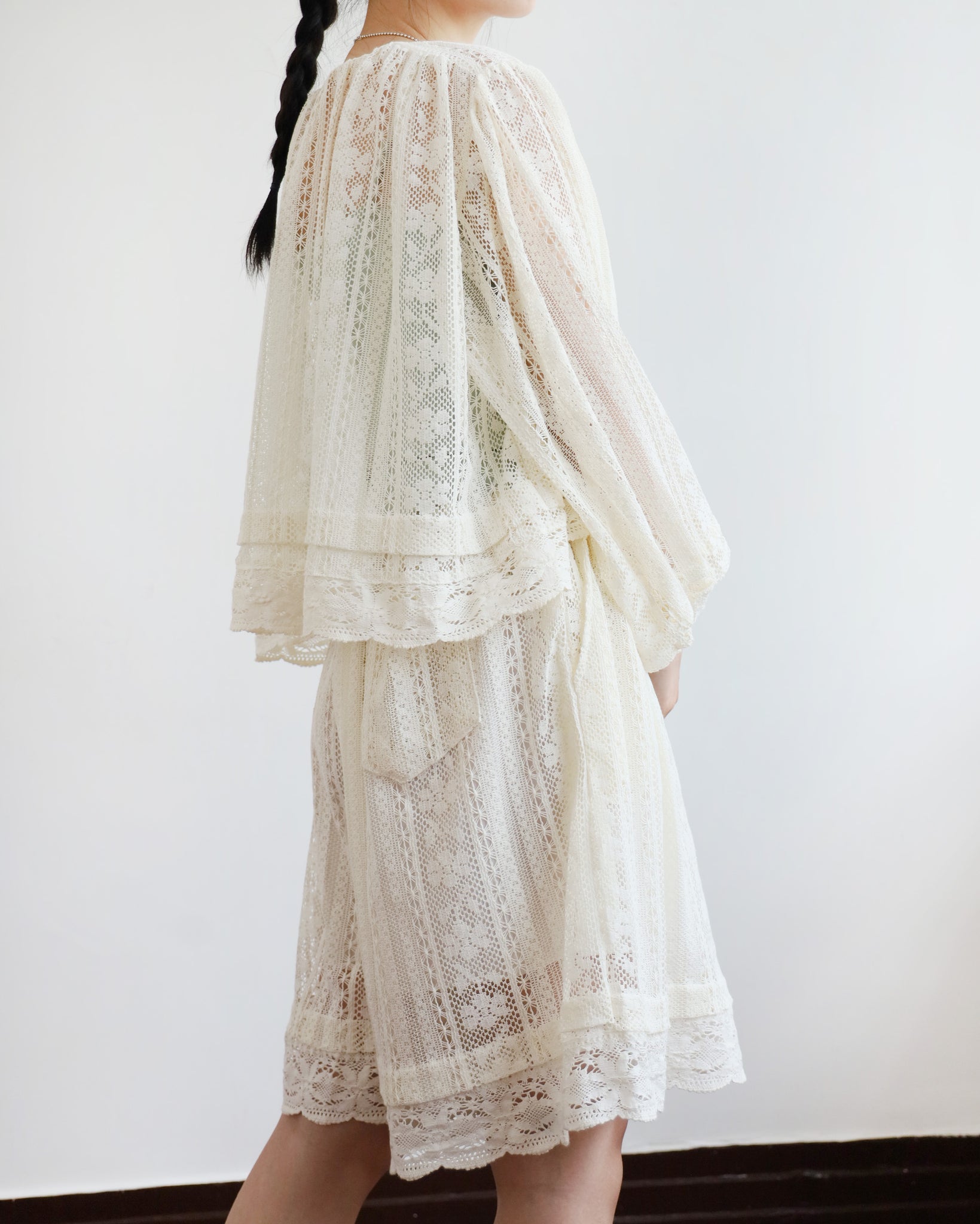 Lace Pintuck Details Outer (2 colors)