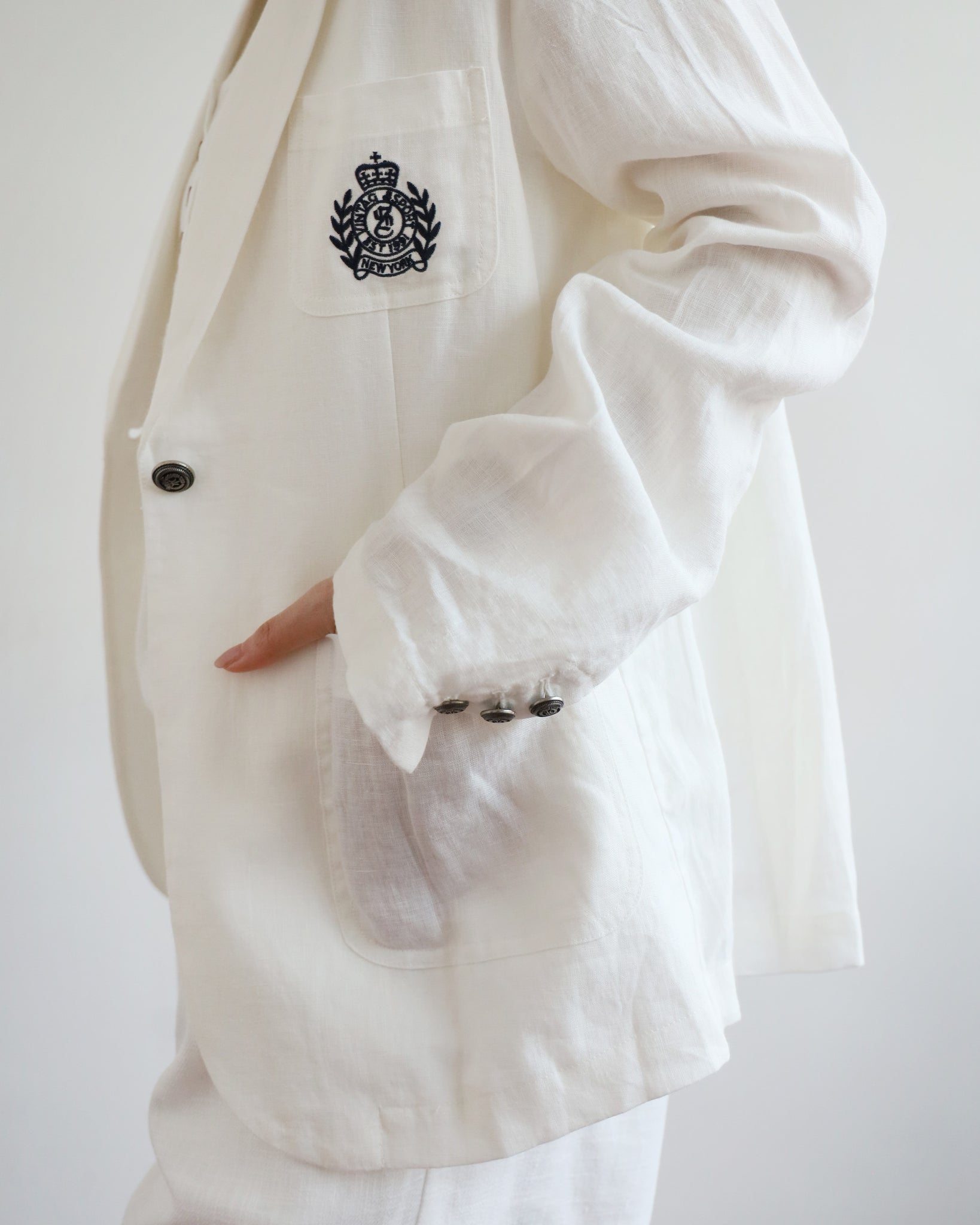 *Embroidery Logo Blazer (2 colors | Size M-L)