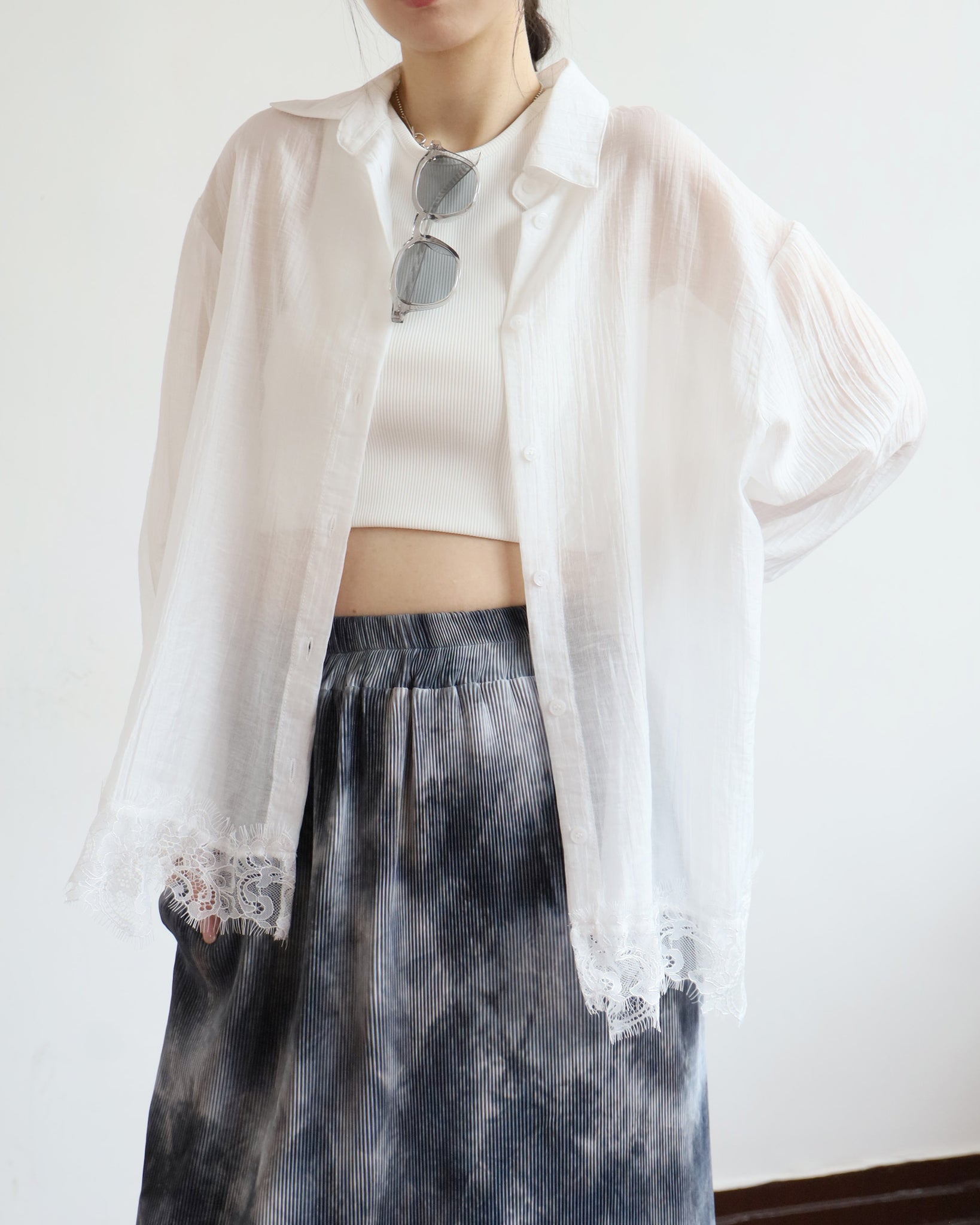 Lace Hem Shirt (2 colors)