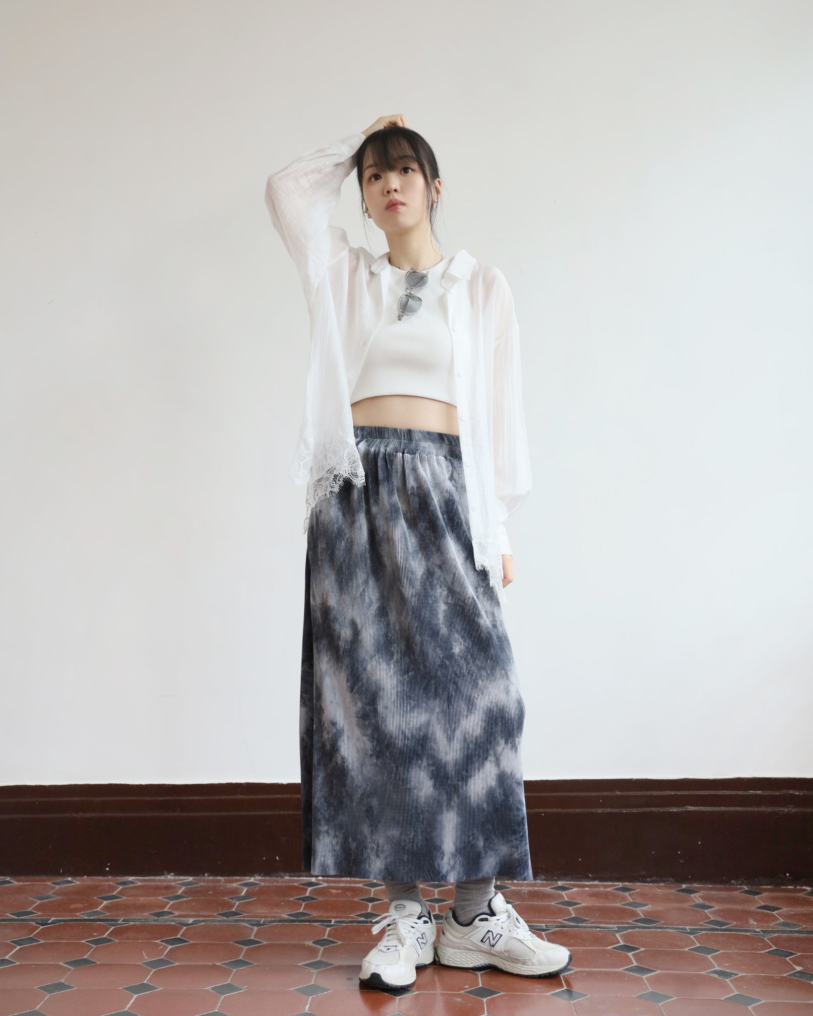 Lace Hem Shirt (2 colors)