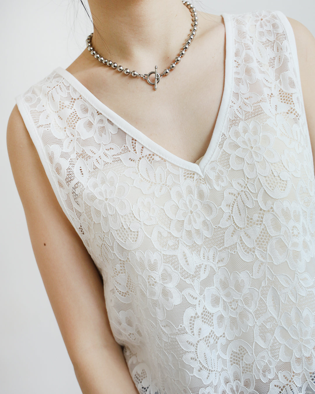 Peplum Hem Lace Vest (2 colors)