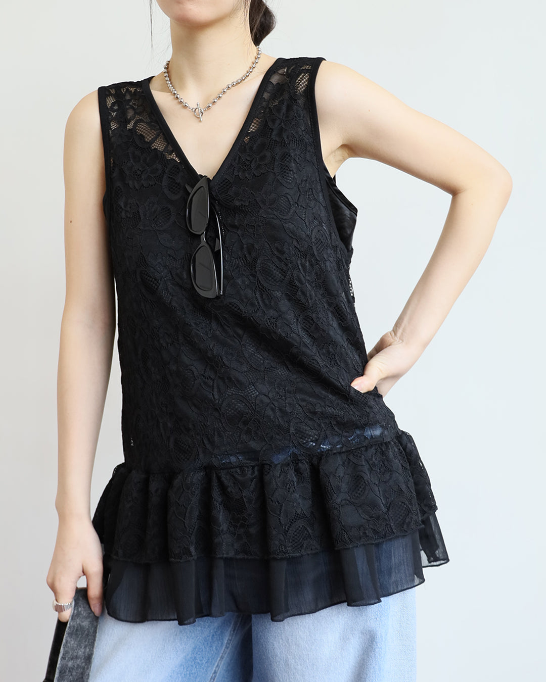 Peplum Hem Lace Vest (2 colors)
