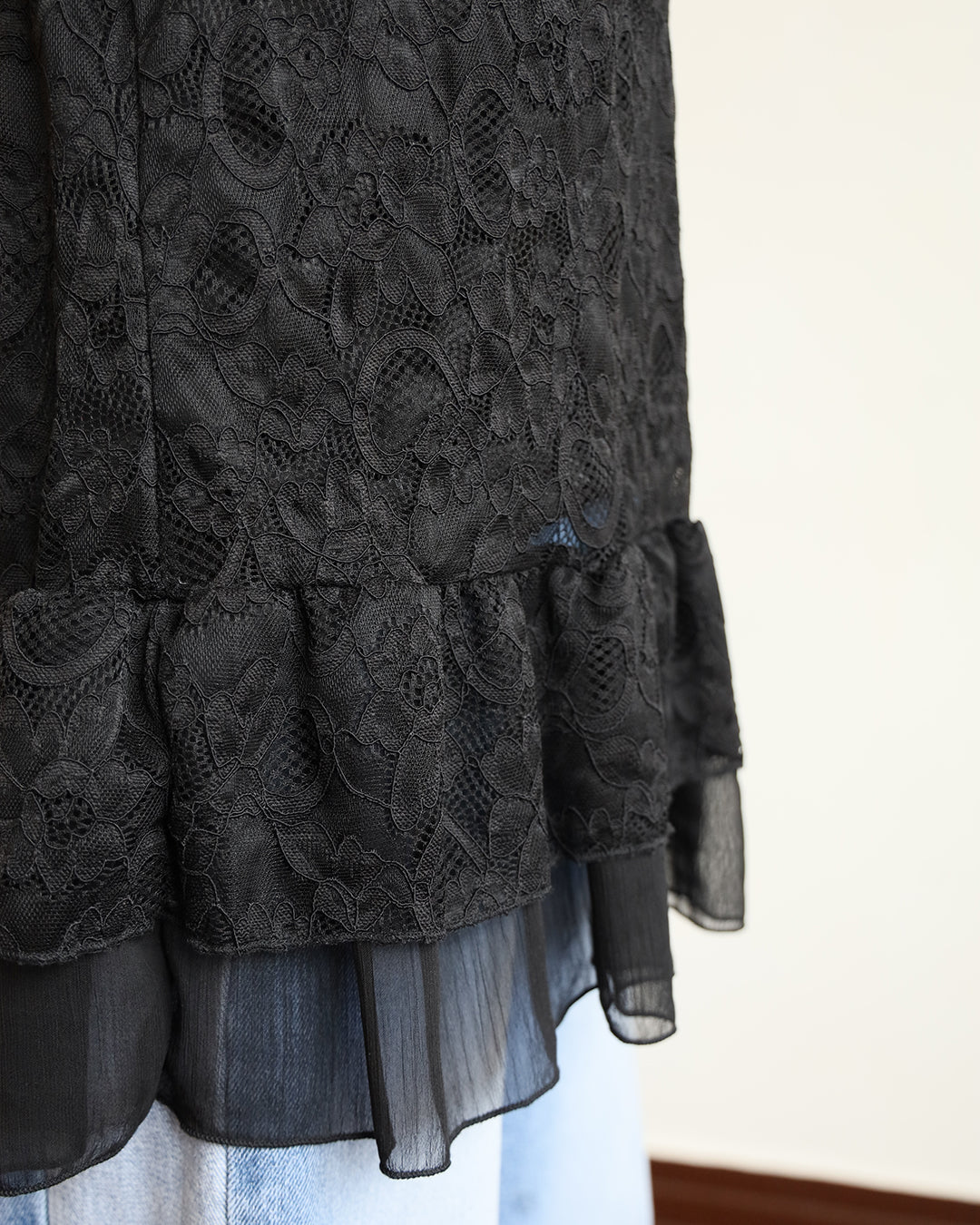 Peplum Hem Lace Vest (2 colors)