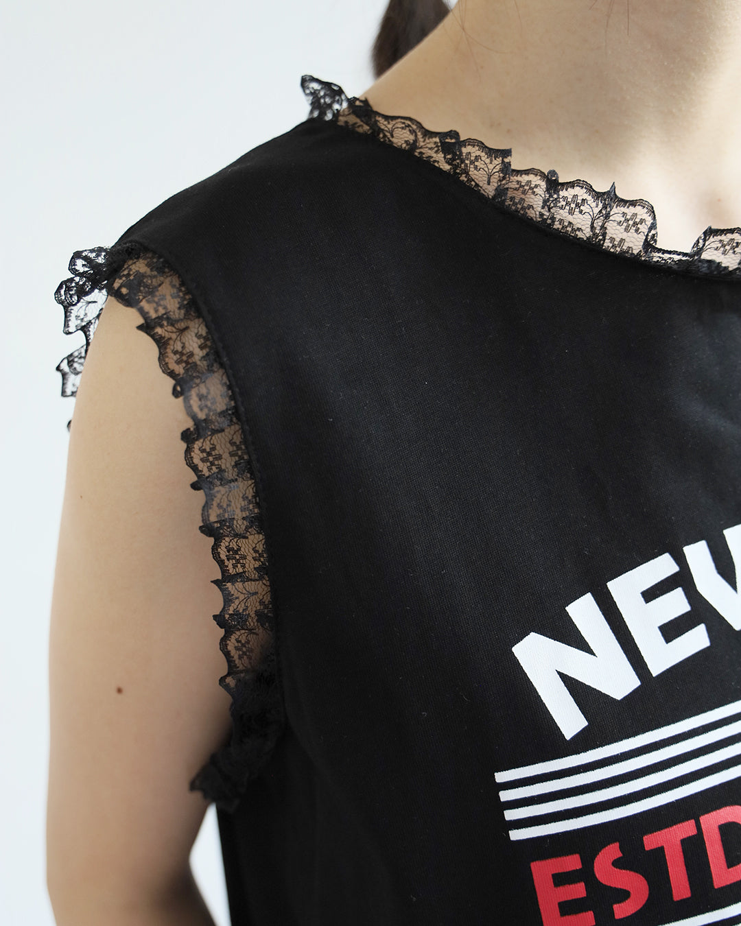 Lace Trim Rose Printed Vest