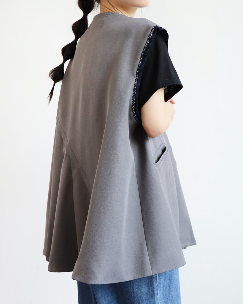 Checker Trimmed Side Pleated Vest (2 colors)