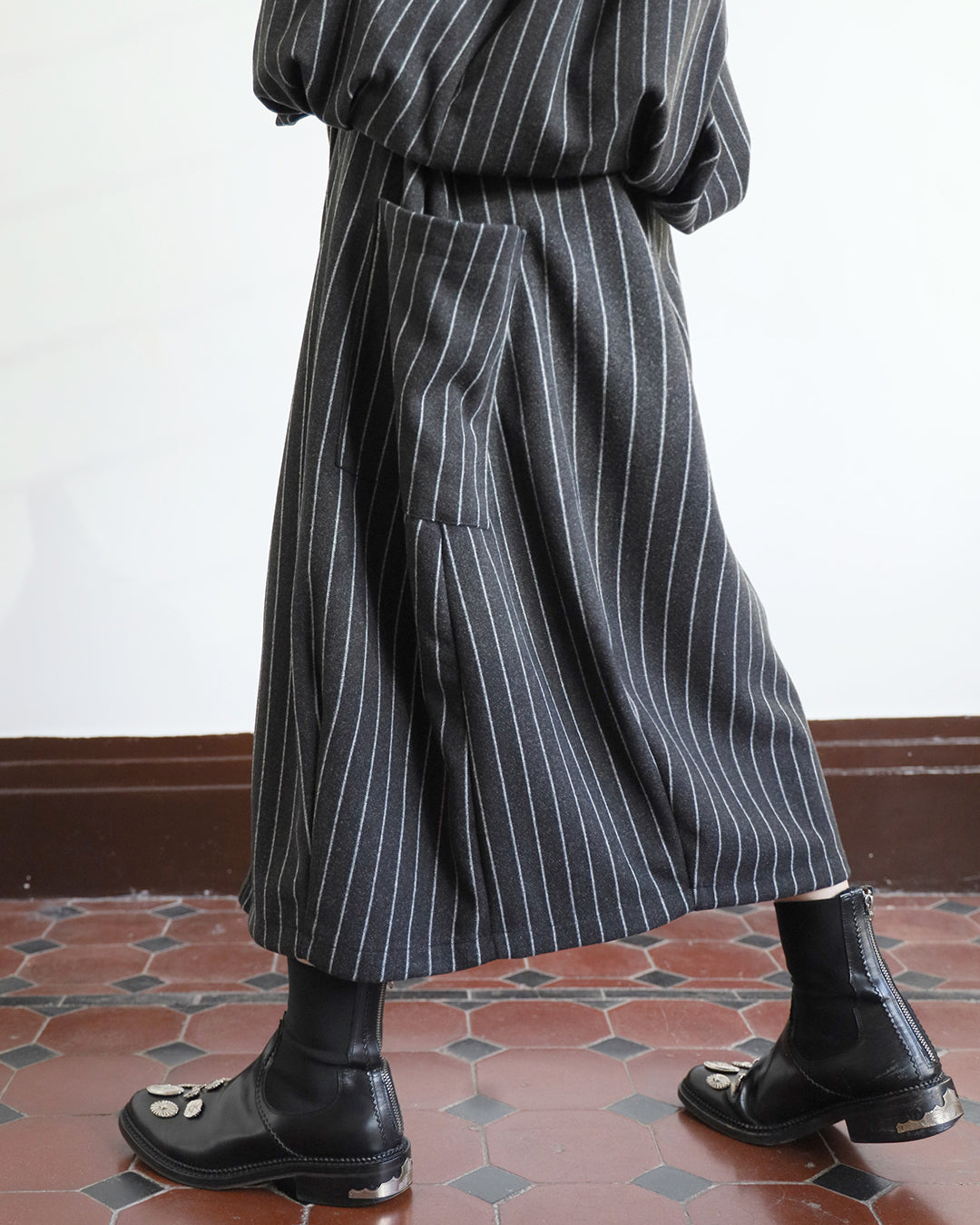 Pinstripe Ballon Skirt (2 color)