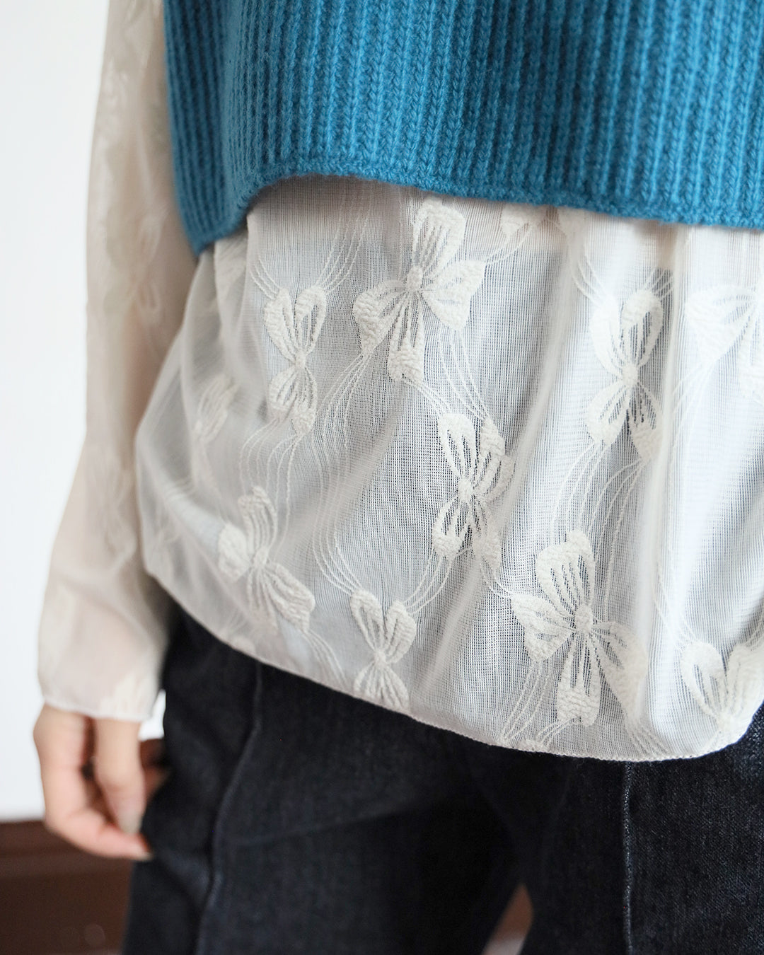 *Ribbon Lace Top (2 color)